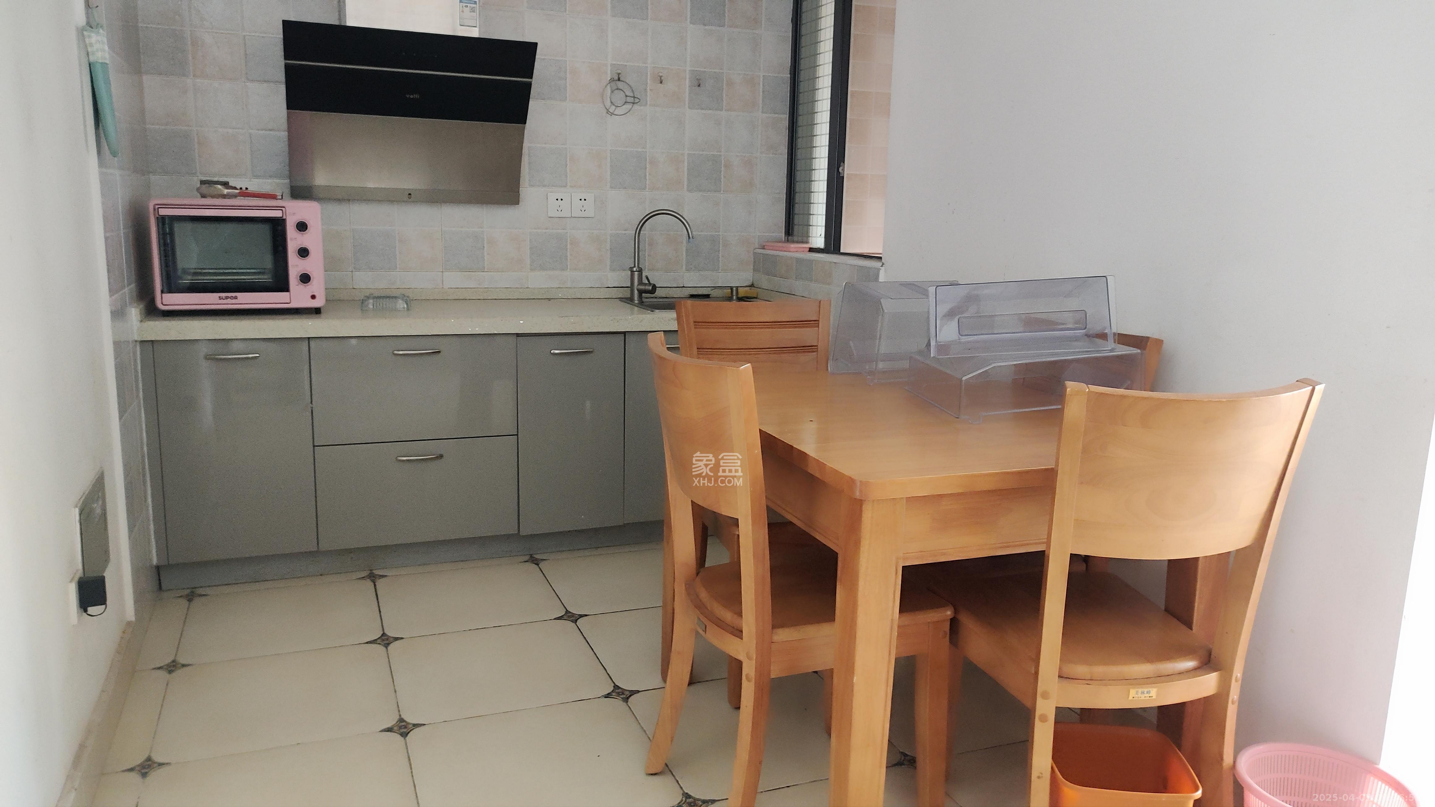 雅阁国际   50.0㎡      2200.0元/月