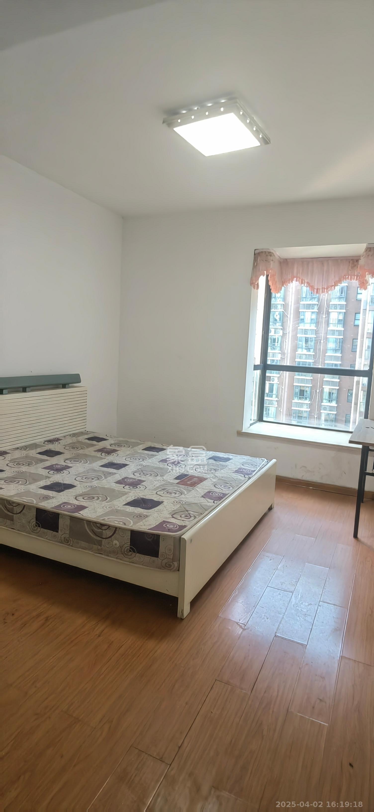 湘府9号 3室2厅1卫 2600.0元/月 湘府9号 3室2厅1卫 2600.0元/月室内图