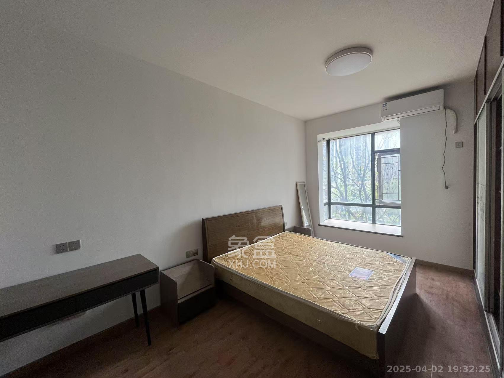 枫华府第  3室2厅2卫    2300.0元/月 枫华府第  3室2厅2卫    2300.0元/月室内图