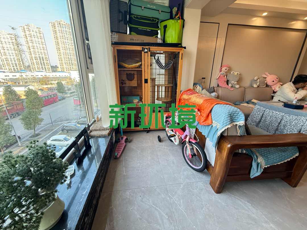 欣花苑  4室2厅2卫   75.00万客厅