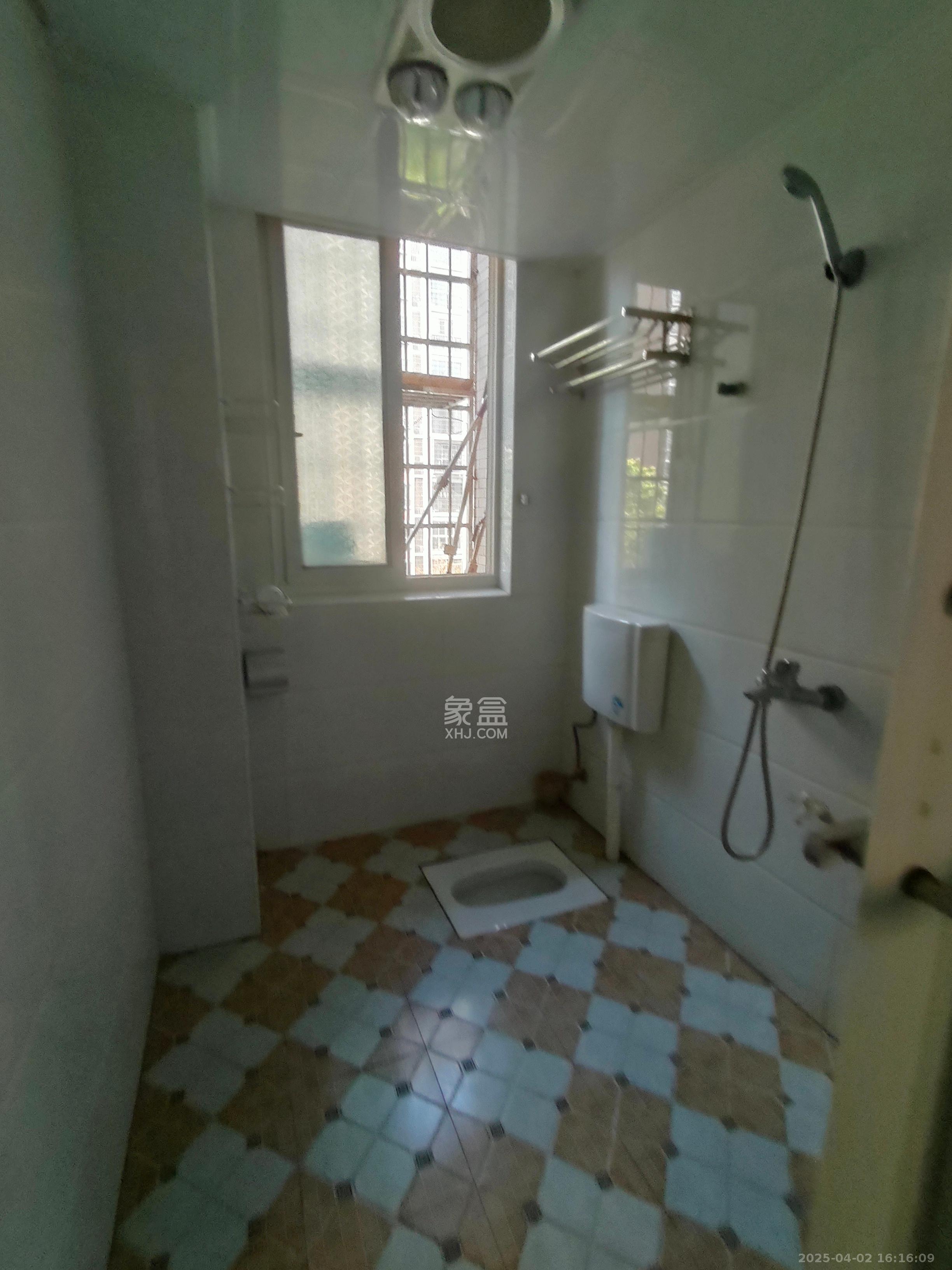 和馨园 3室2厅2卫 2450.0元/月 和馨园 3室2厅2卫 2450.0元/月室内图