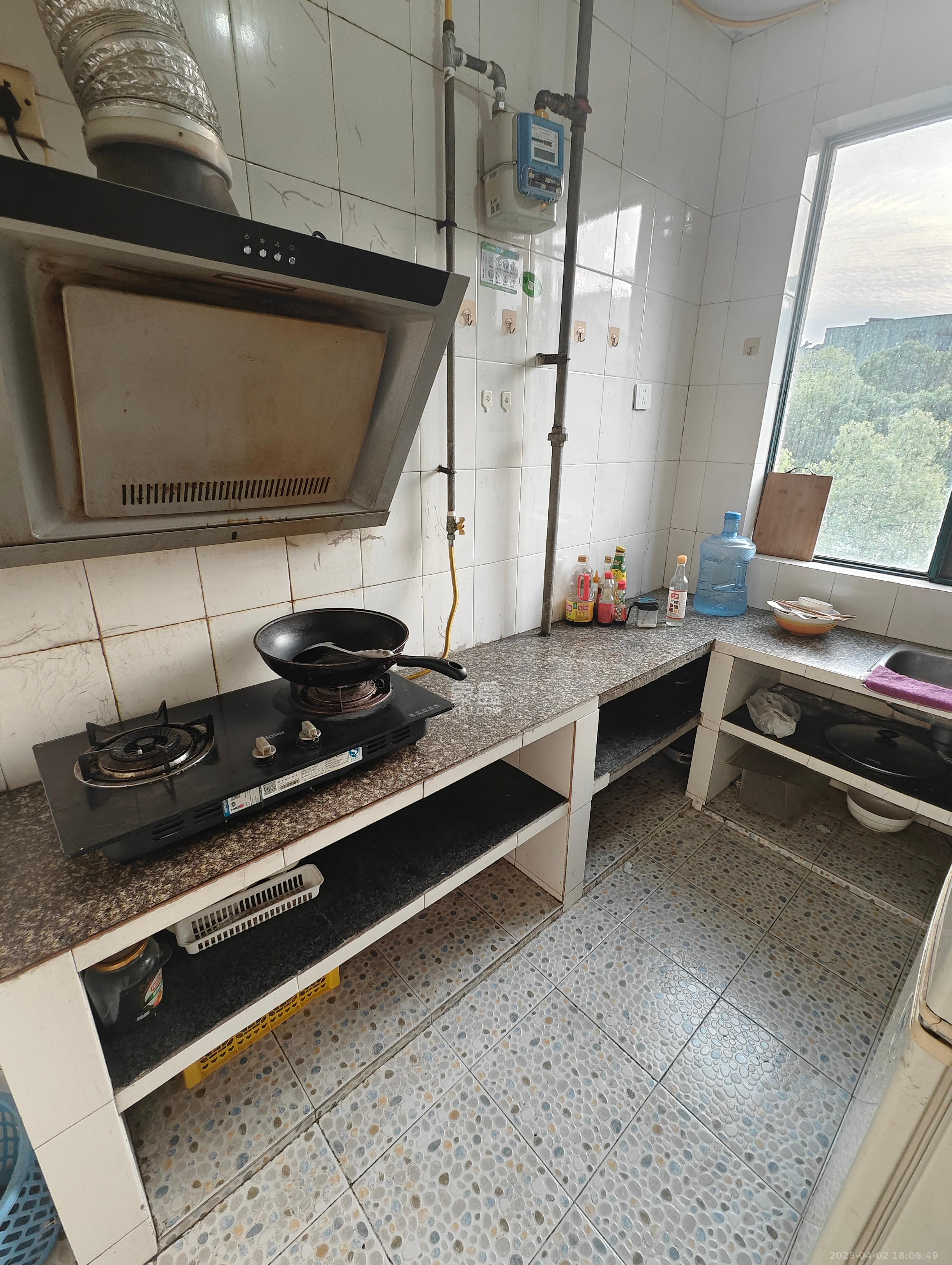 东方新城  2室1厅1卫    2100.0元/月 东方新城  2室1厅1卫    2100.0元/月室内图