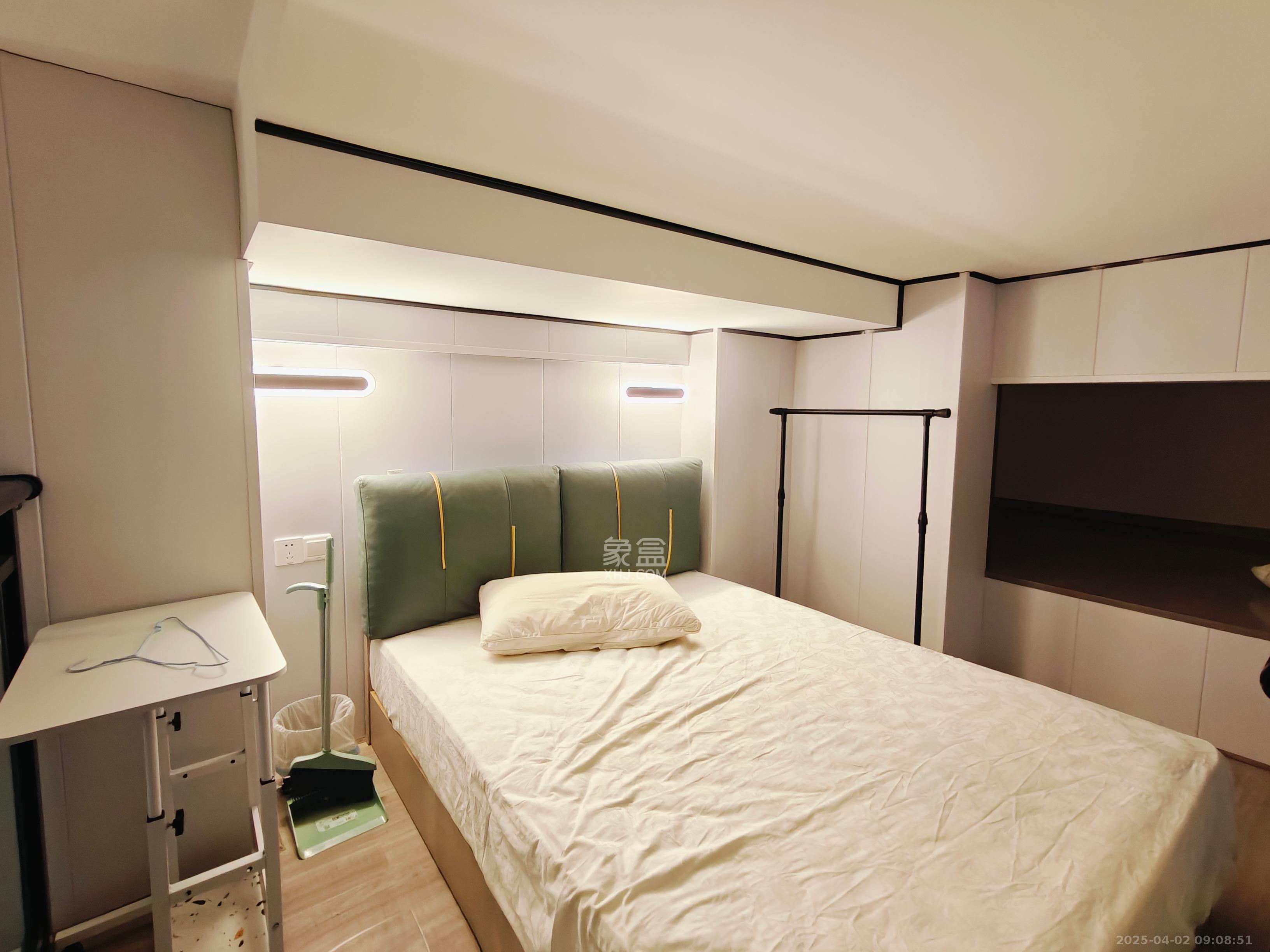 弘坤云寓  1室0厅0卫   2300.00元/月室内图