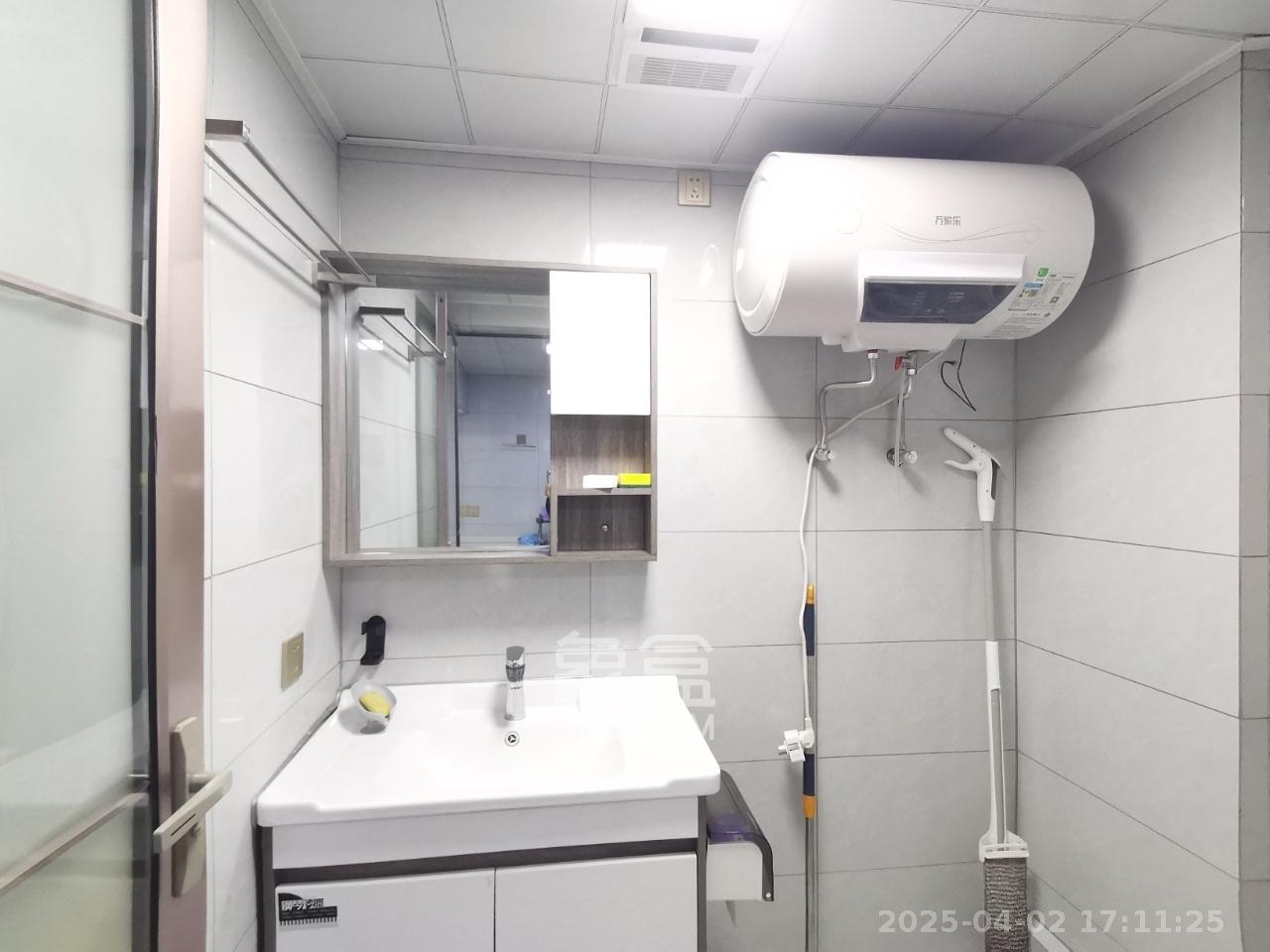 中建芙蓉嘉苑  1室1厅1卫   1600.00元/月室内图