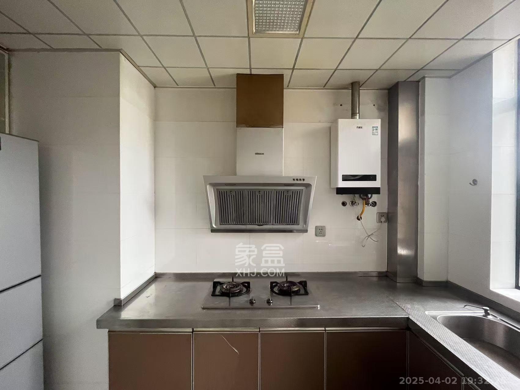 枫华府第  3室2厅2卫    2300.0元/月 枫华府第  3室2厅2卫    2300.0元/月室内图