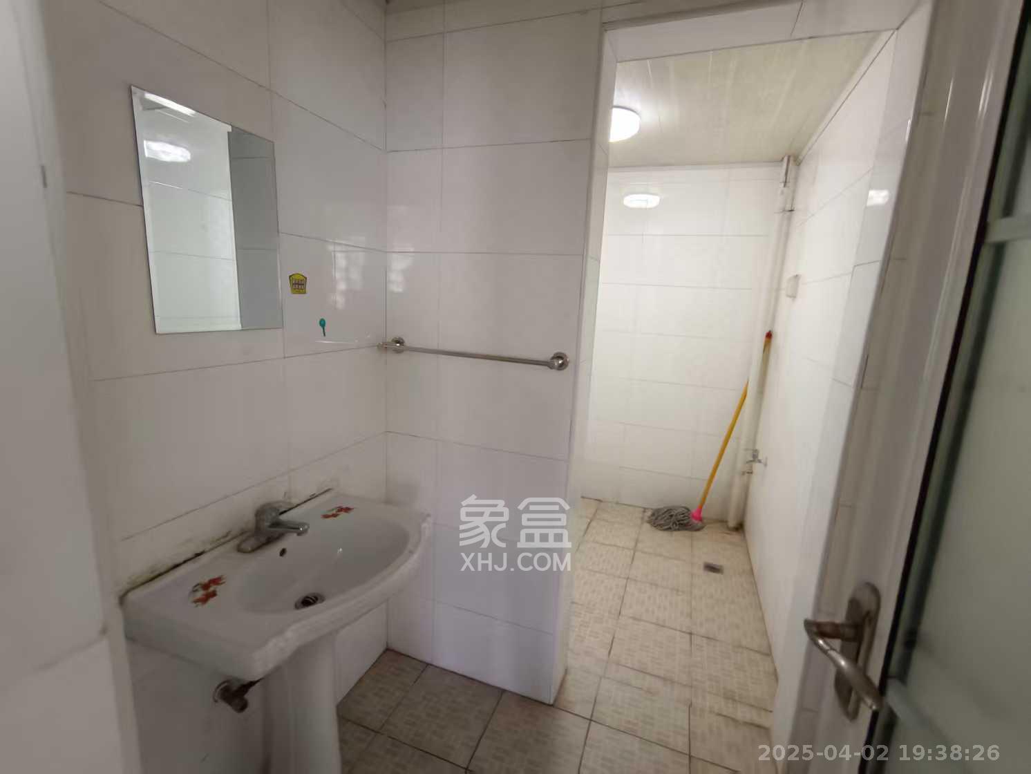 阳光100一期、四五期  4室2厅1卫    2900.0元/月 阳光100一期、四五期  4室2厅1卫    2900.0元/月室内图