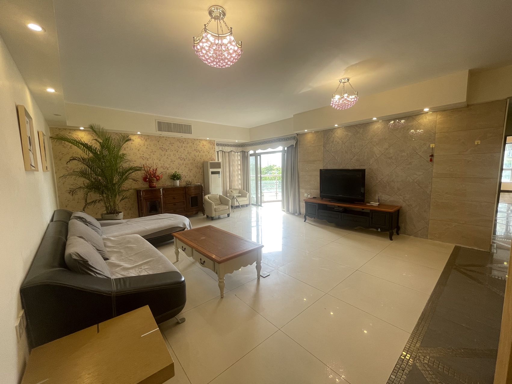 海岸壹号  4室2厅2卫    4300.0元/月 海岸壹号  4室2厅2卫    4300.0元/月室内图