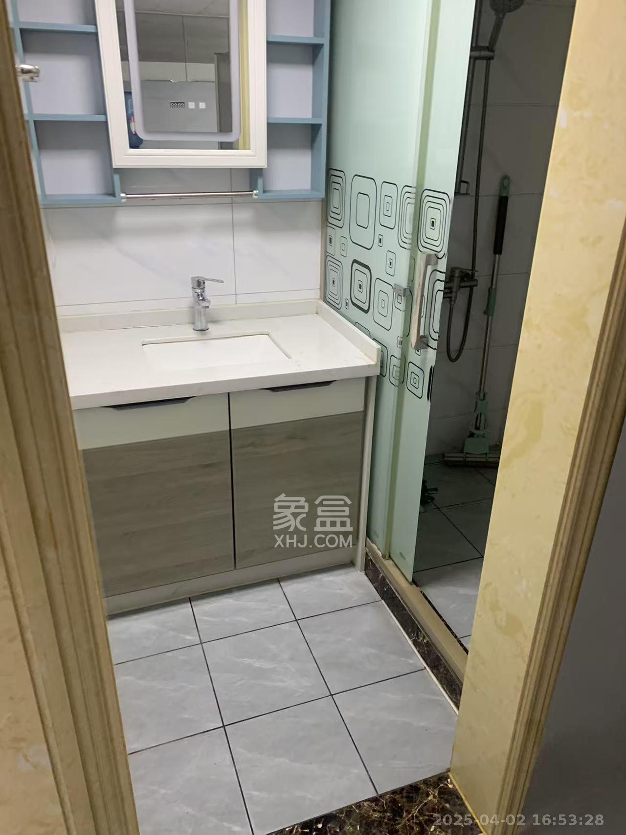 龙湖新壹城 1室1厅1卫 2600.0元/月 龙湖新壹城 1室1厅1卫 2600.0元/月室内图