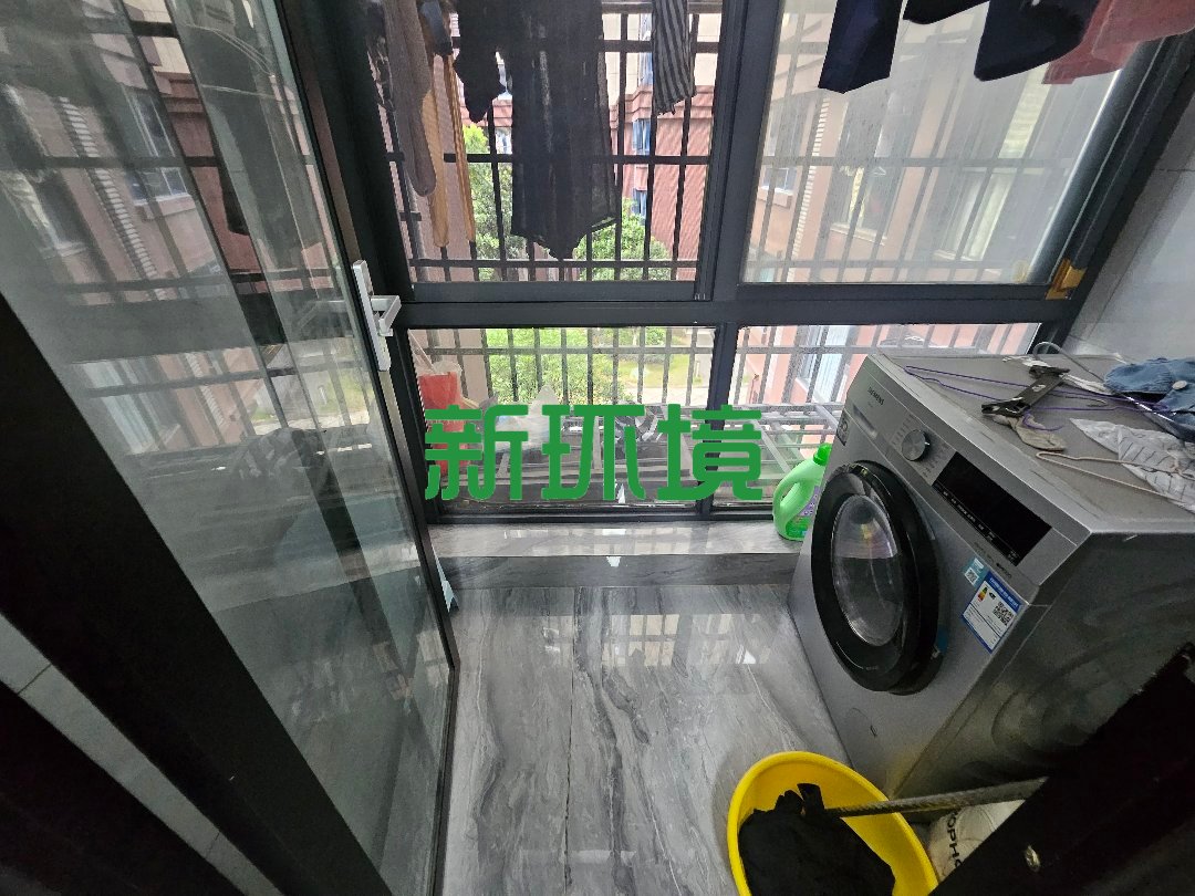 中天鹭鸶湾龙庭二期  4室2厅2卫   132.00万客厅