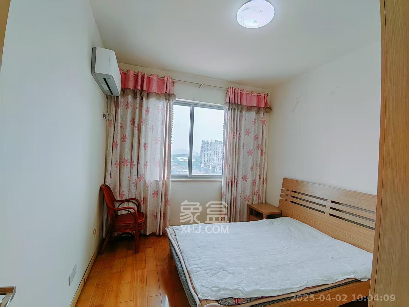 阳光100二期  3室2厅2卫   2800.00元/月室内图