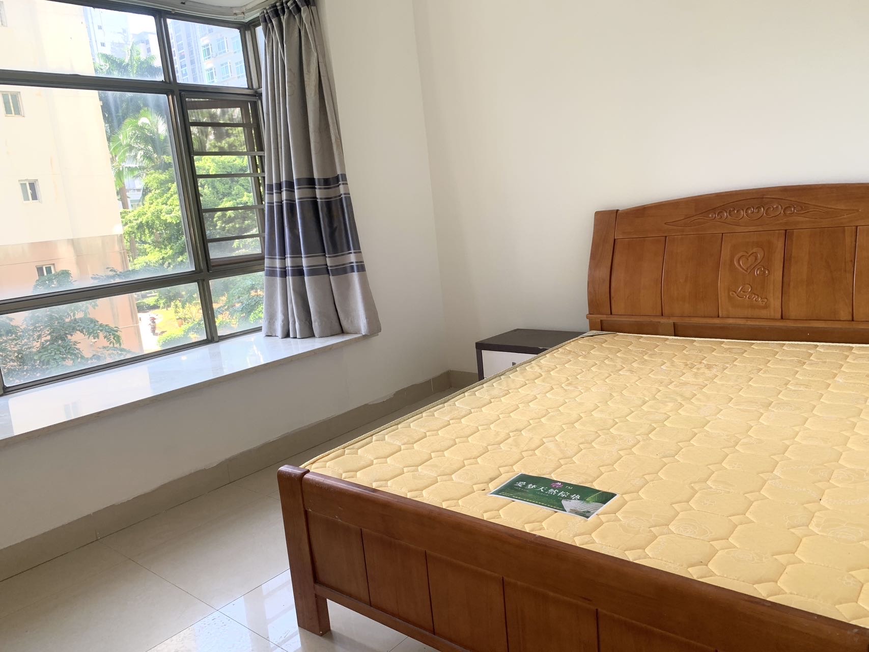 亚洲豪苑南区  3室2厅2卫    160.0万 亚洲豪苑南区  3室2厅2卫    160.0万室内图