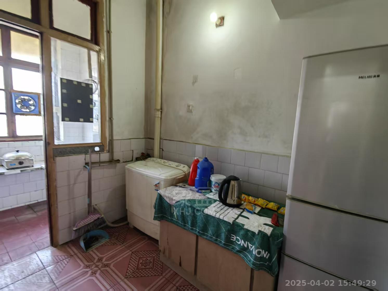 解放二村  2室1厅1卫    700.0元/月 解放二村  2室1厅1卫    700.0元/月室内图