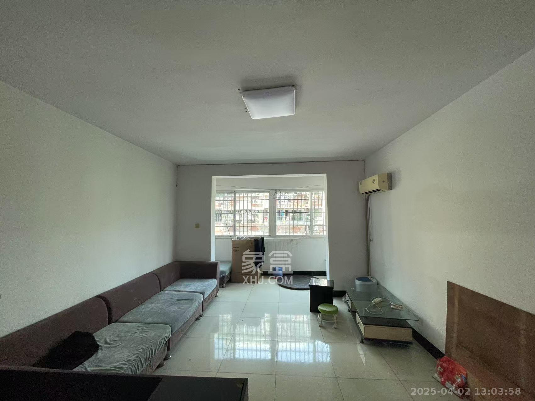 八方公司宿舍(师家老屋)  3室2厅1卫    2300.0元/月 八方公司宿舍(师家老屋)  3室2厅1卫    2300.0元/月室内图