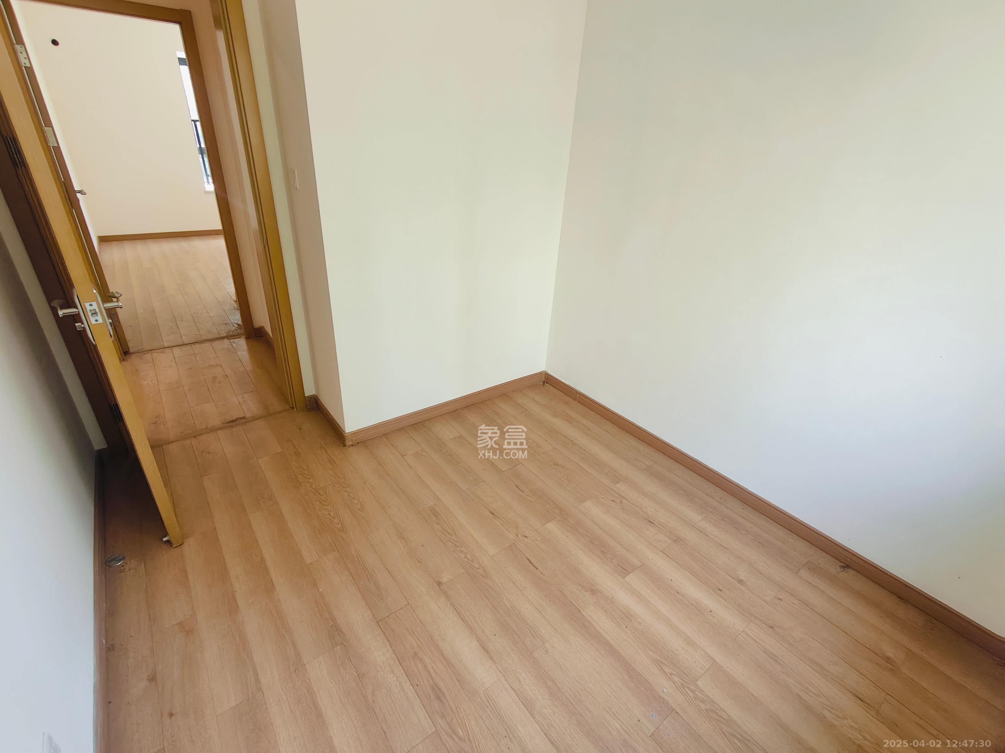 中建璟和城  4室2厅2卫   2400.00元/月室内图