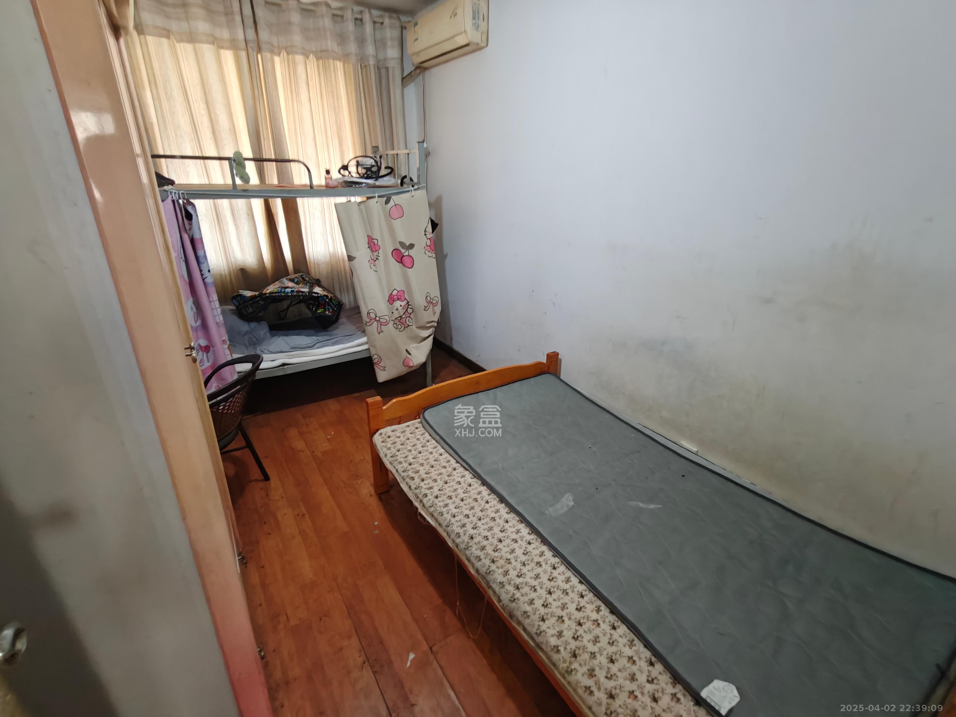 湘卫花苑 3室2厅1卫 2200.0元/月 湘卫花苑 3室2厅1卫 2200.0元/月室内图