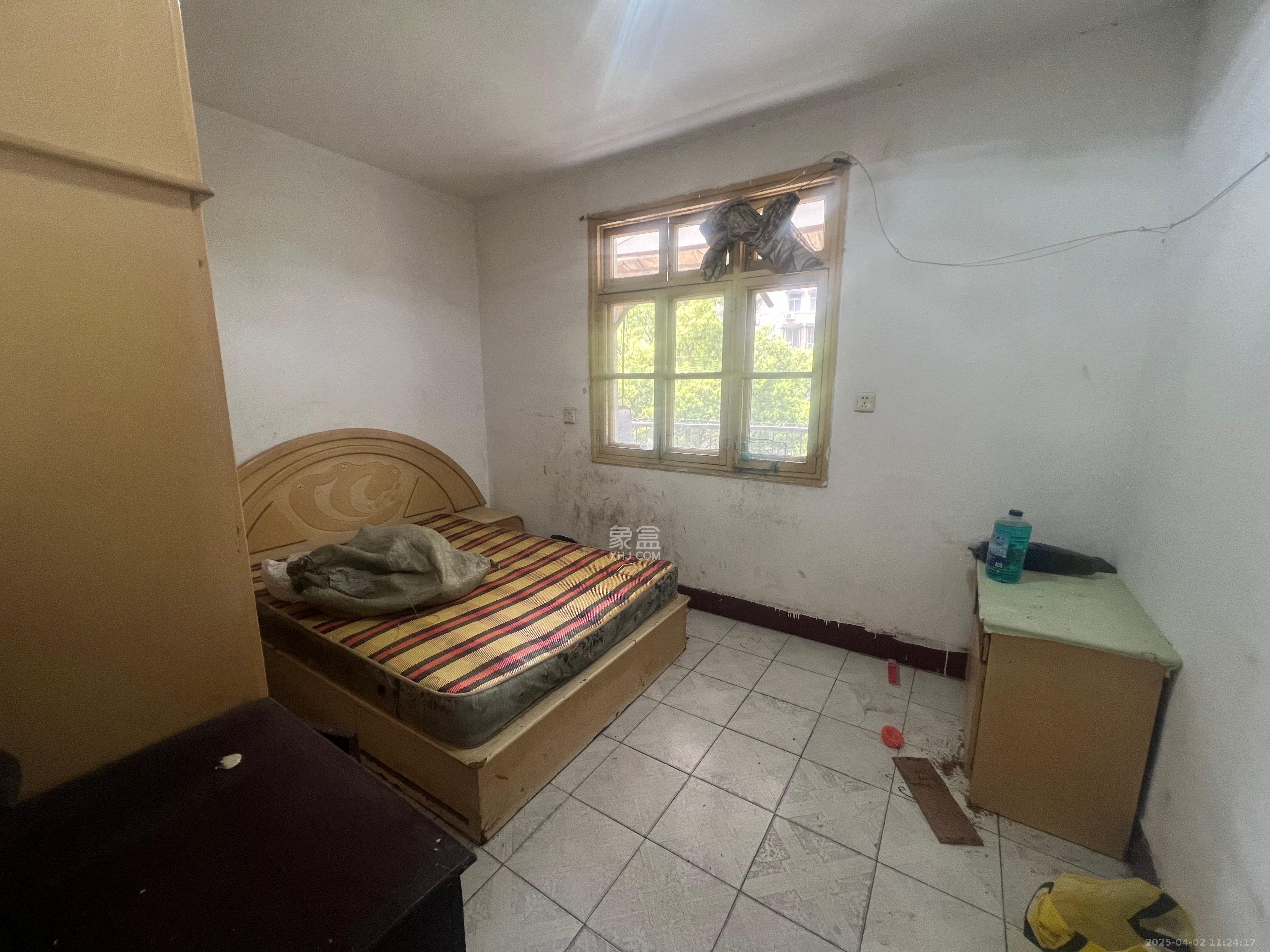 向东南社区 1室1厅1卫 1200.0元/月 向东南社区 1室1厅1卫 1200.0元/月室内图