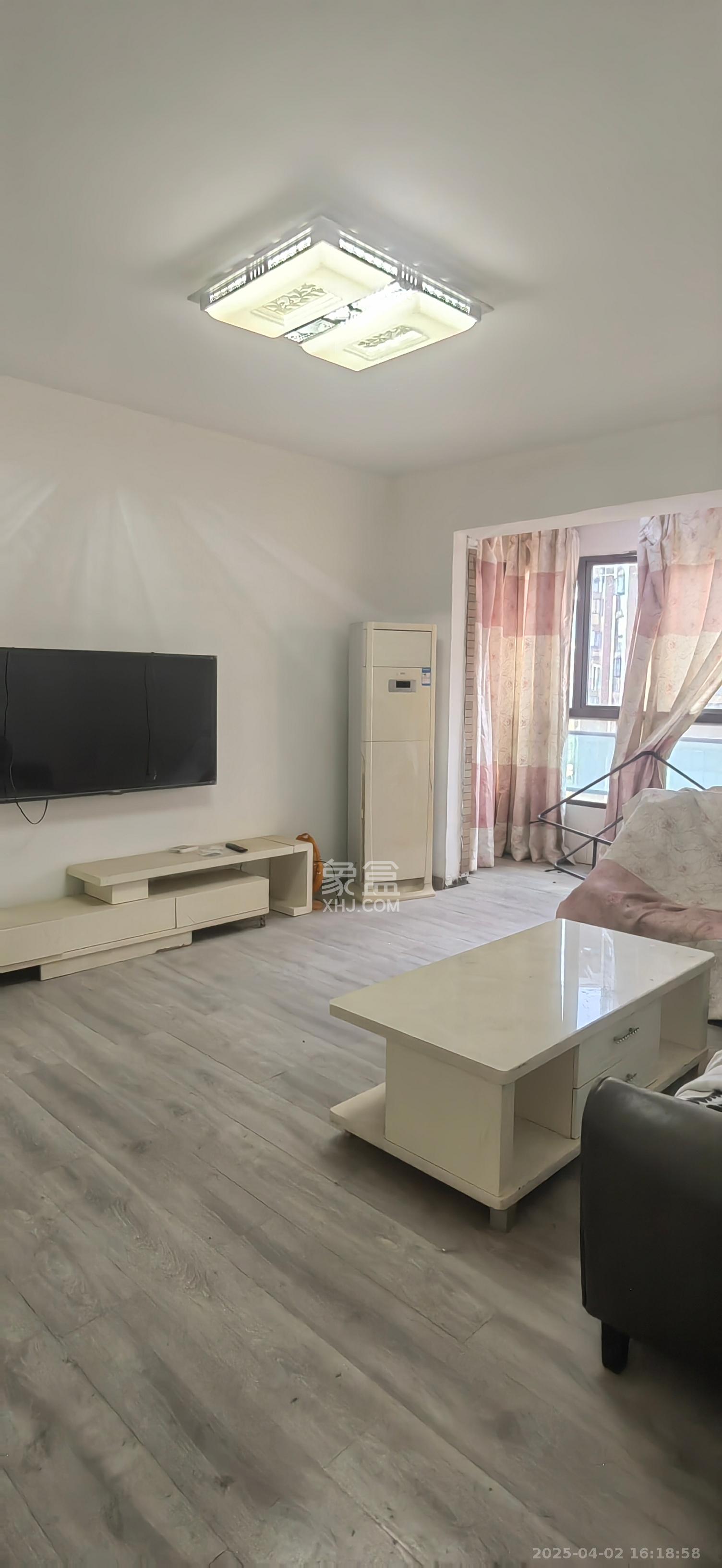 湘府9号 3室2厅1卫 2600.0元/月 湘府9号 3室2厅1卫 2600.0元/月室内图