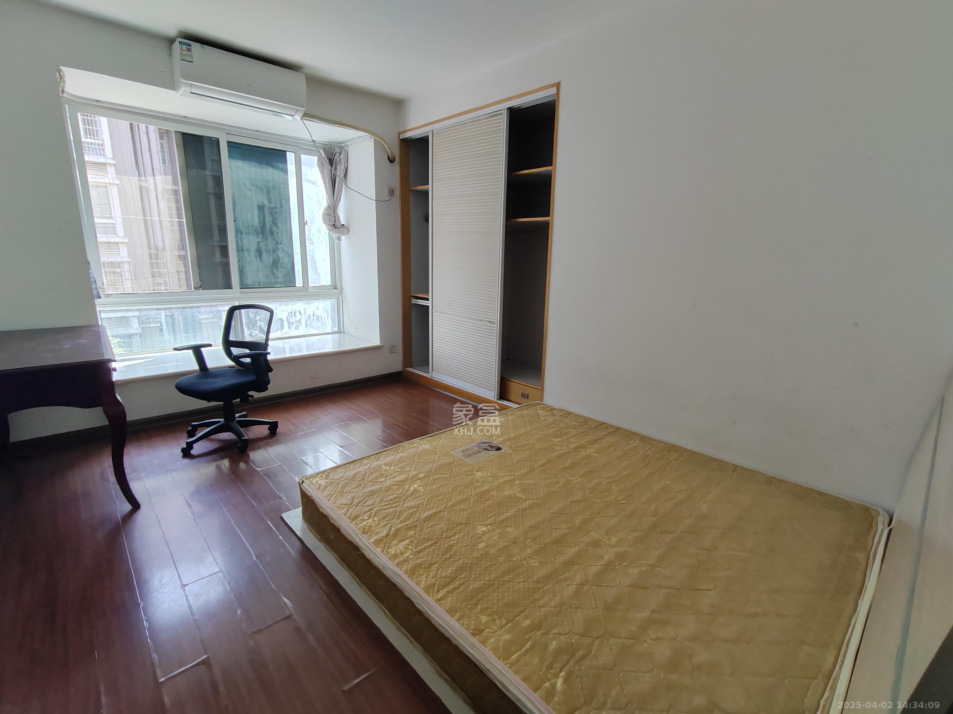 枫华府第  3室2厅2卫    2100.0元/月室内图