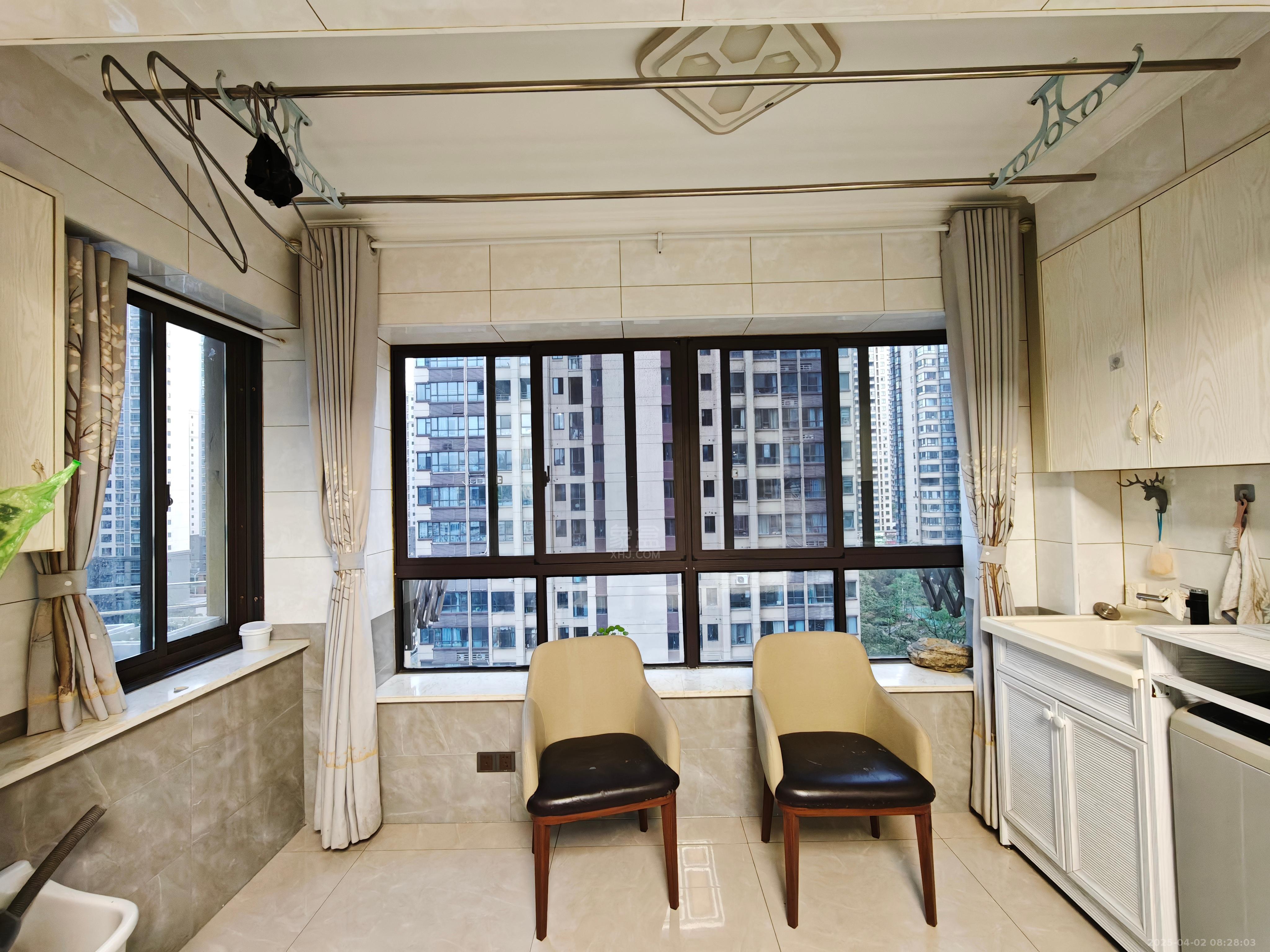 中房天玺湾 3室2厅2卫 1700.0元/月 中房天玺湾 3室2厅2卫 1700.0元/月室内图