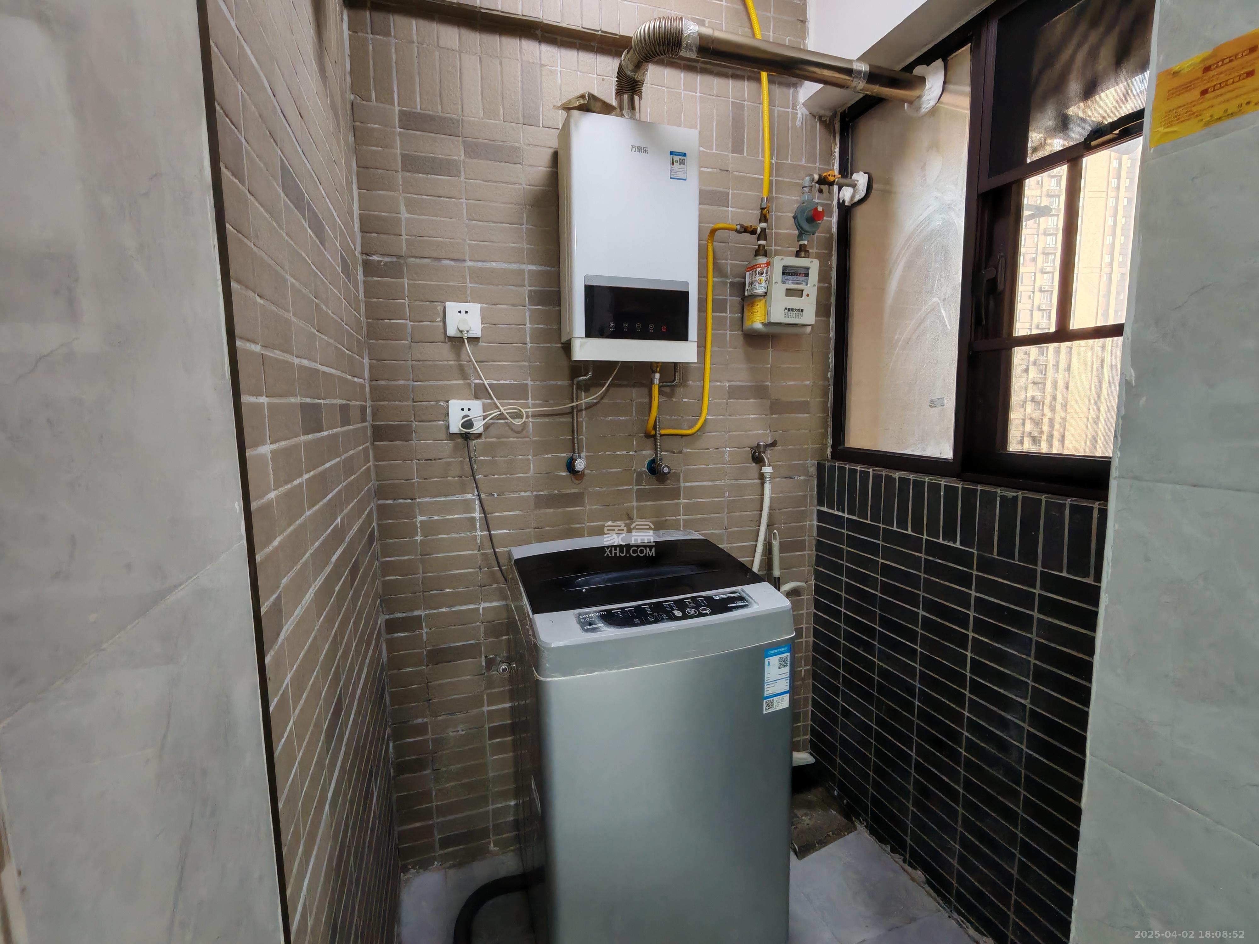 时代倾城三期  3室2厅2卫    2200.0元/月 时代倾城三期  3室2厅2卫    2200.0元/月室内图