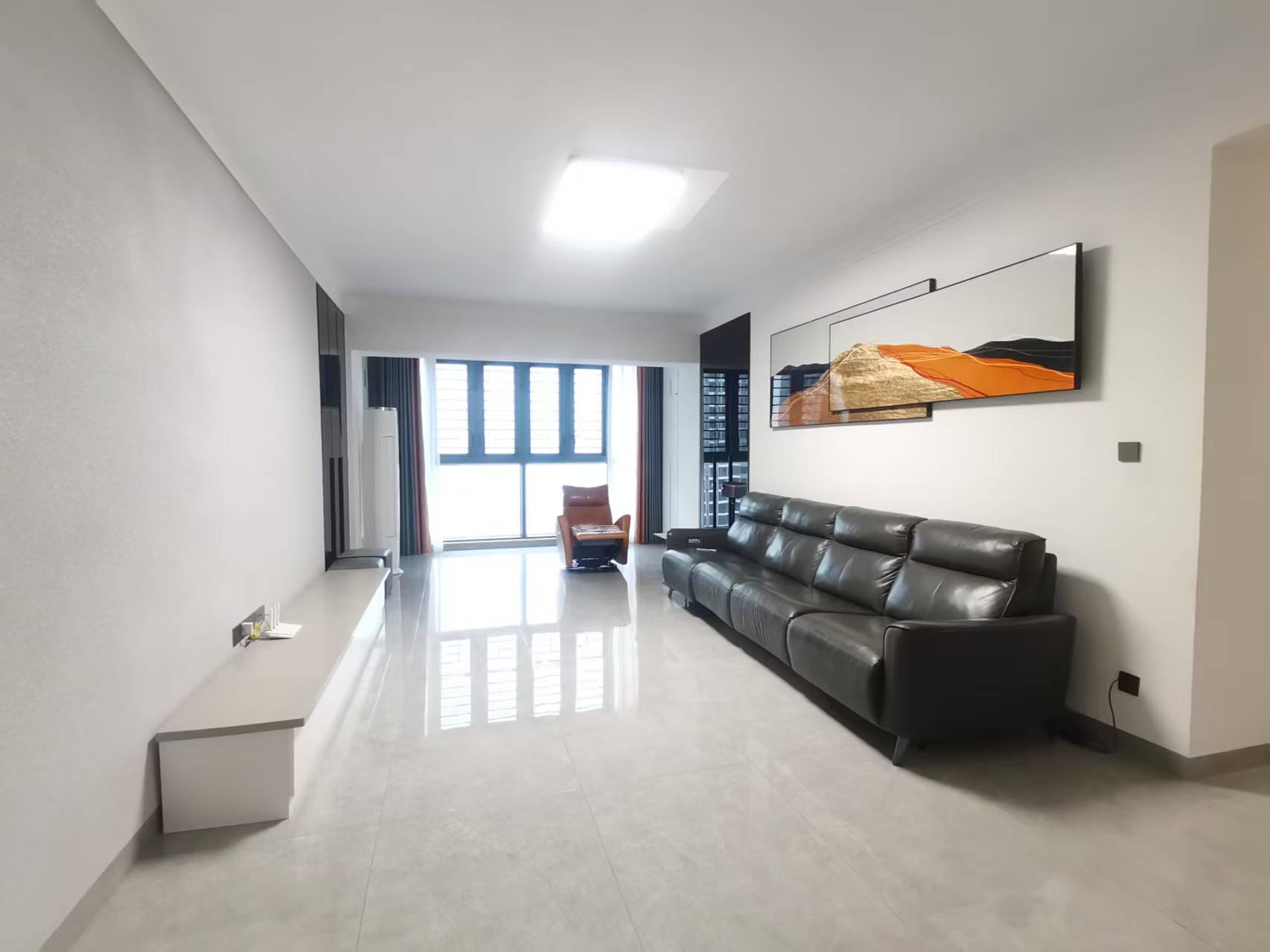 蓝城一号 4室2厅2卫 420.0万 蓝城一号 4室2厅2卫 420.0万客厅