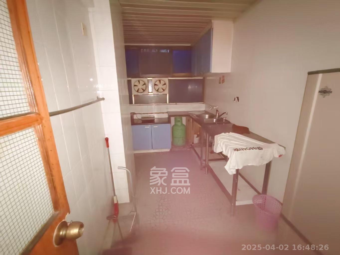 三兴公寓(三兴小区) 2室1厅1卫 1800.0元/月 三兴公寓(三兴小区) 2室1厅1卫 1800.0元/月室内图