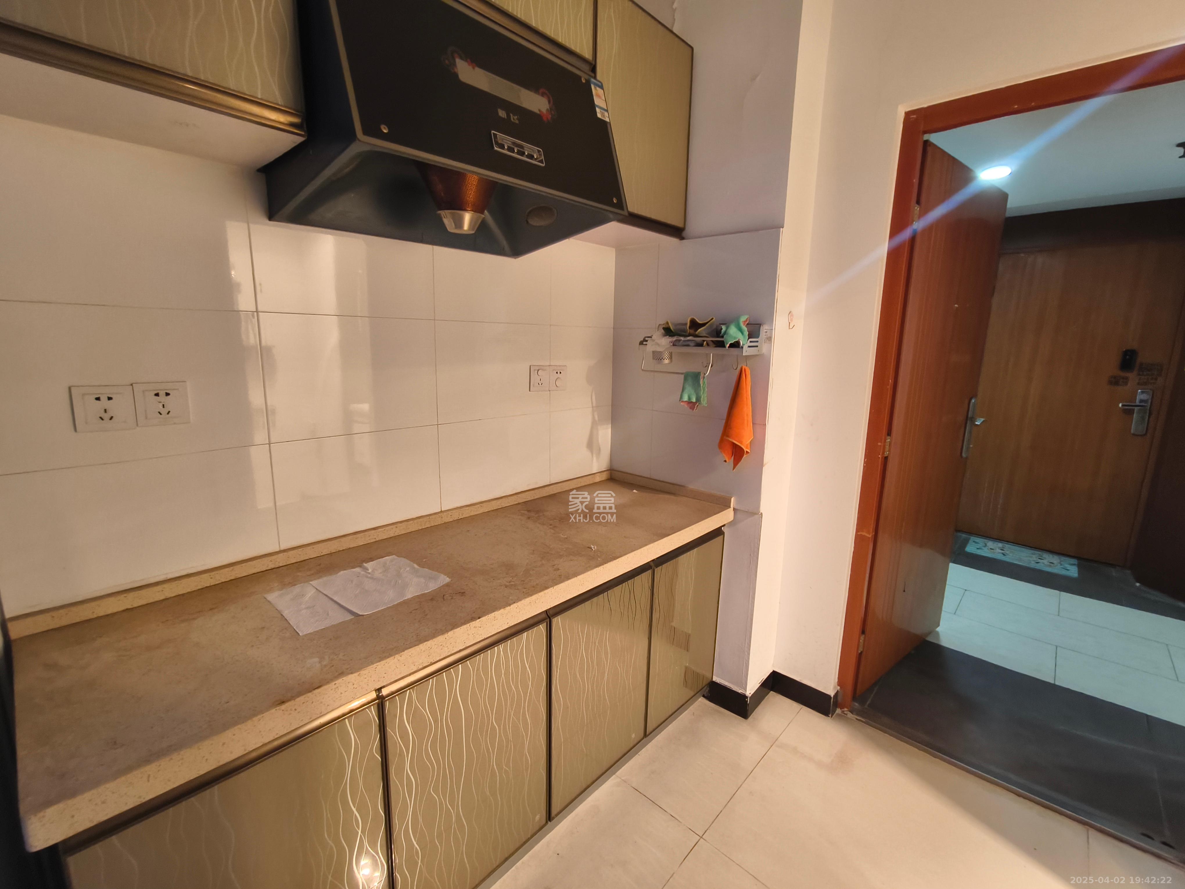 长房时代城 1室1厅1卫 1400.0元/月 长房时代城 1室1厅1卫 1400.0元/月室内图