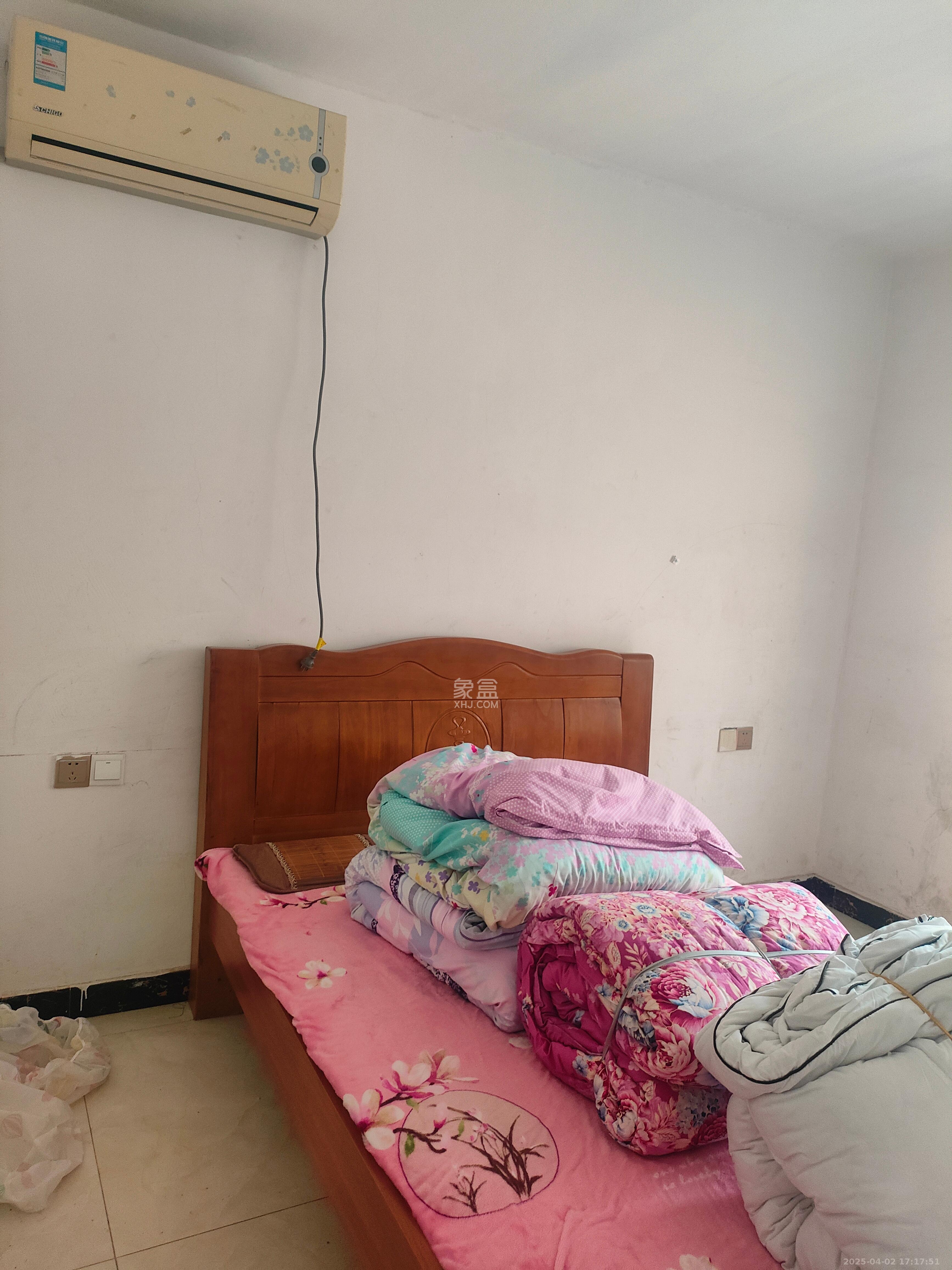 丽发新城 3室2厅1卫 1800.0元/月 丽发新城 3室2厅1卫 1800.0元/月室内图