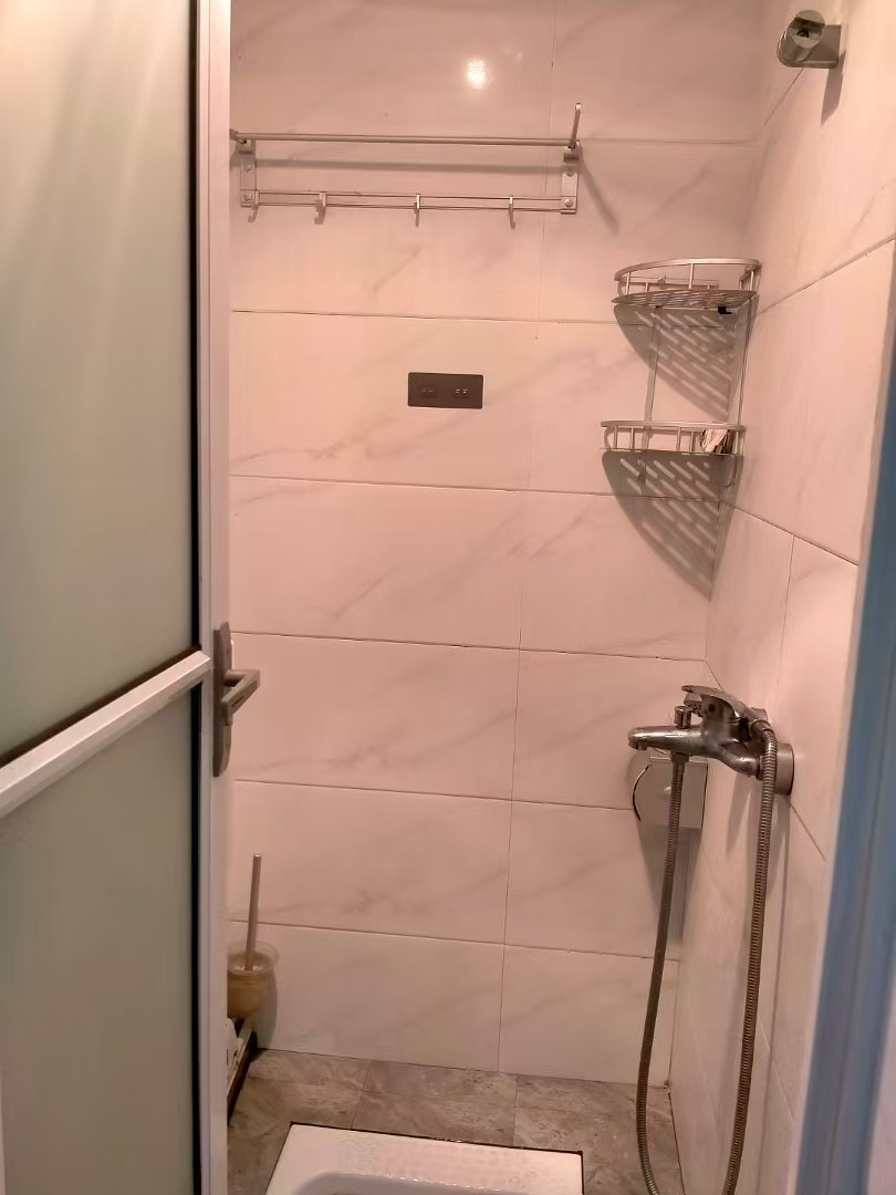 公路局家属院(产权:天马山5号) 2室2厅1卫 800.0元/月 公路局家属院(产权:天马山5号) 2室2厅1卫 800.0元/月室内图