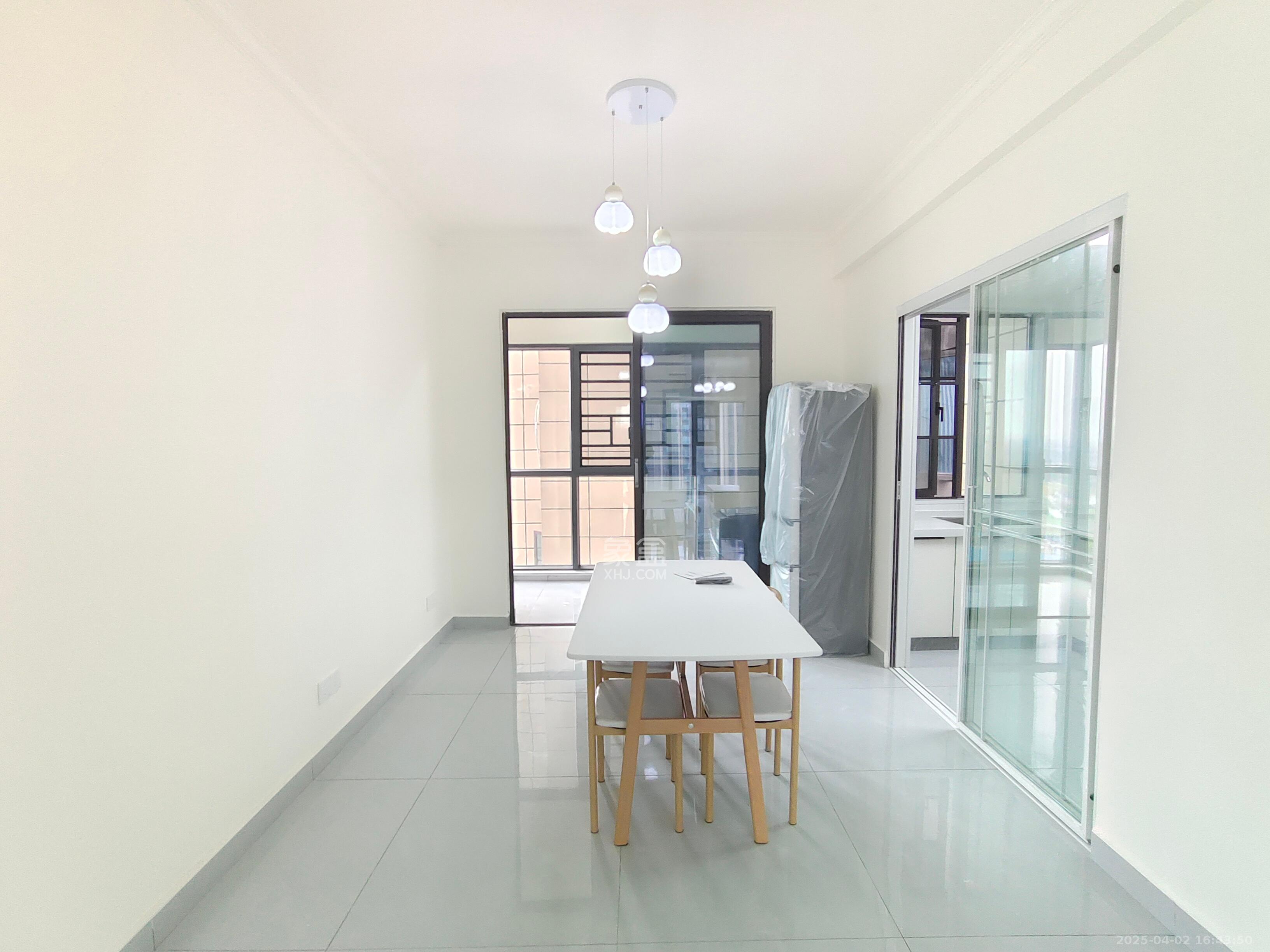 湘域芯城一期 3室2厅2卫 2400.0元/月 湘域芯城一期 3室2厅2卫 2400.0元/月室内图