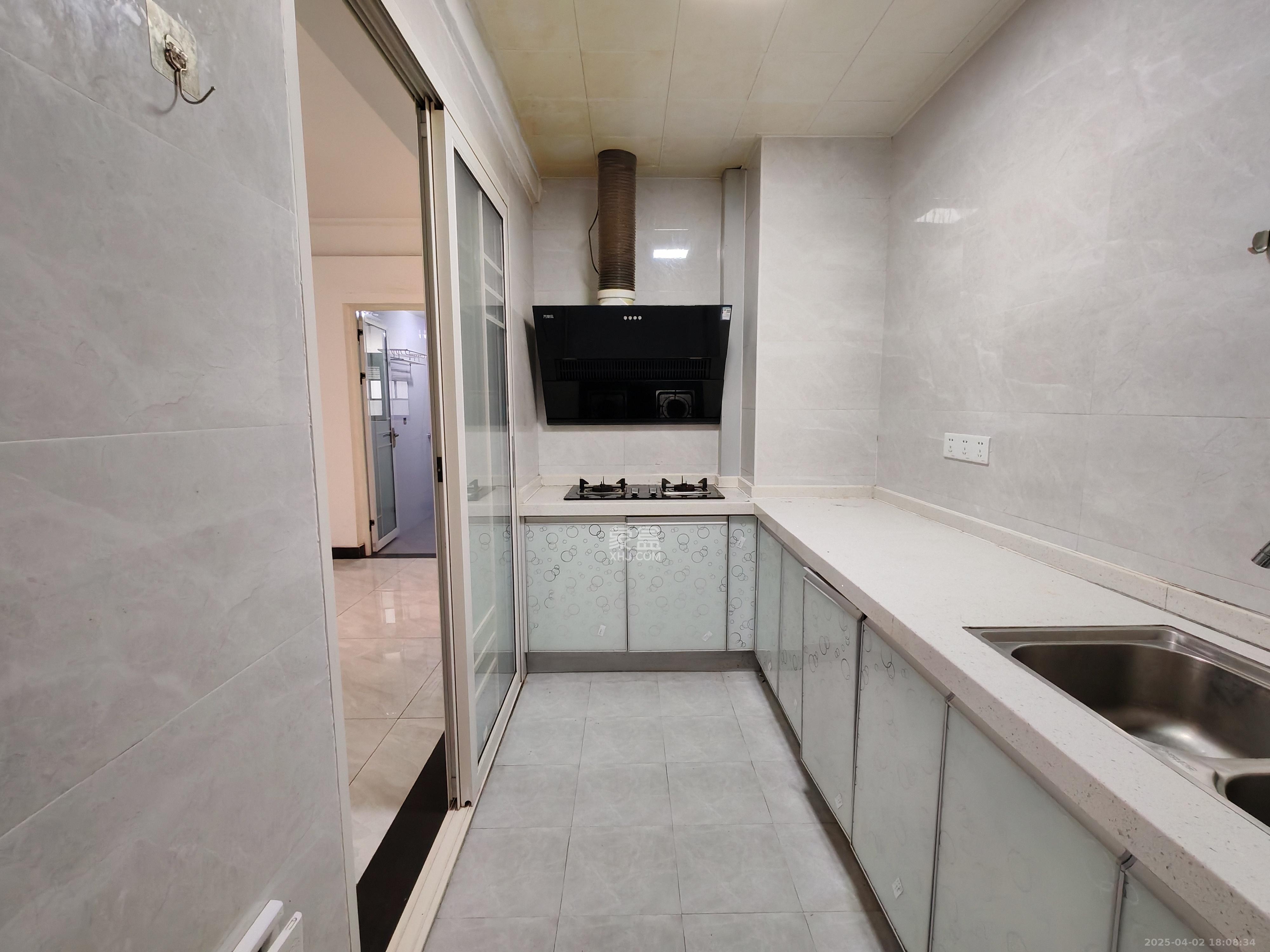 时代倾城三期  3室2厅2卫    2200.0元/月 时代倾城三期  3室2厅2卫    2200.0元/月室内图