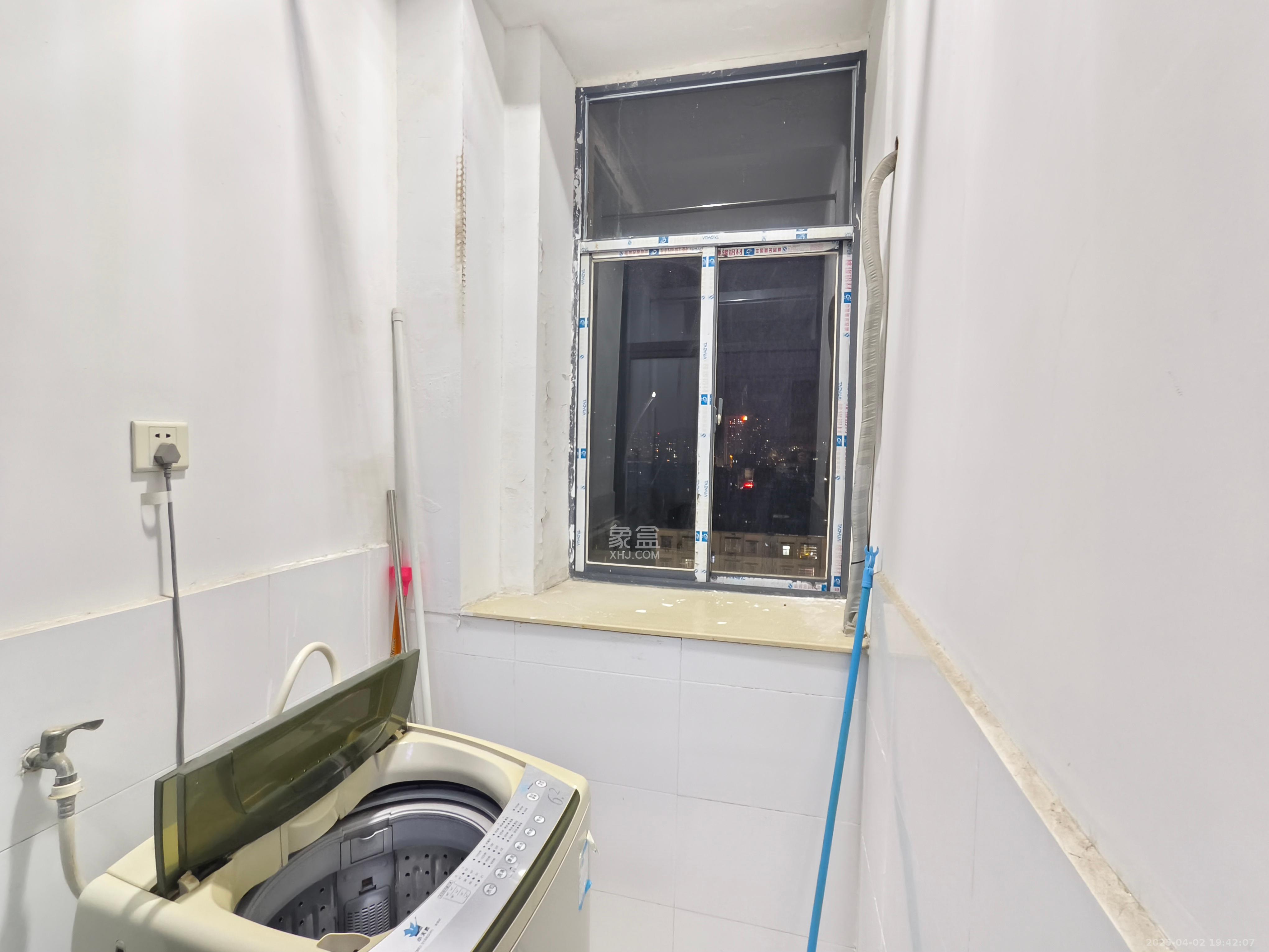 长房时代城 1室1厅1卫 1400.0元/月 长房时代城 1室1厅1卫 1400.0元/月室内图