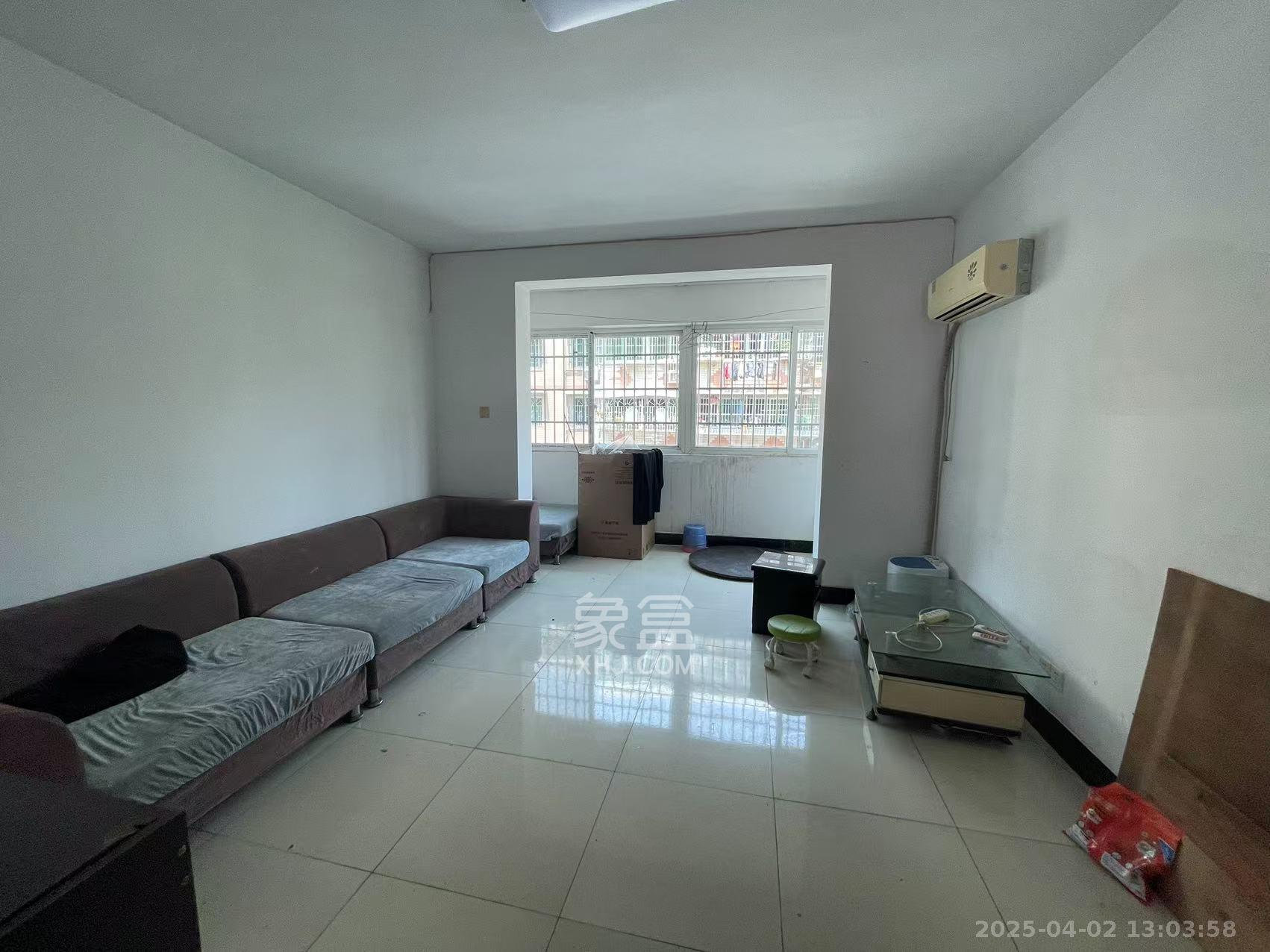 八方公司宿舍(师家老屋)  3室2厅1卫    2300.0元/月 八方公司宿舍(师家老屋)  3室2厅1卫    2300.0元/月室内图