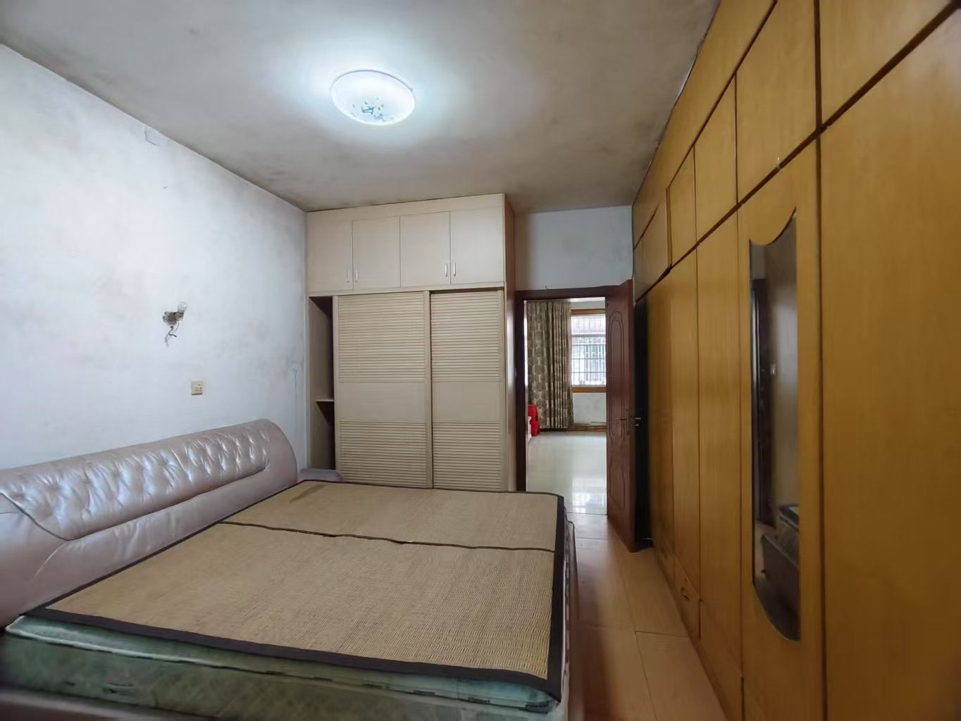 育财农贸市场（民营市场）  3室2厅1卫    1300.0元/月室内图