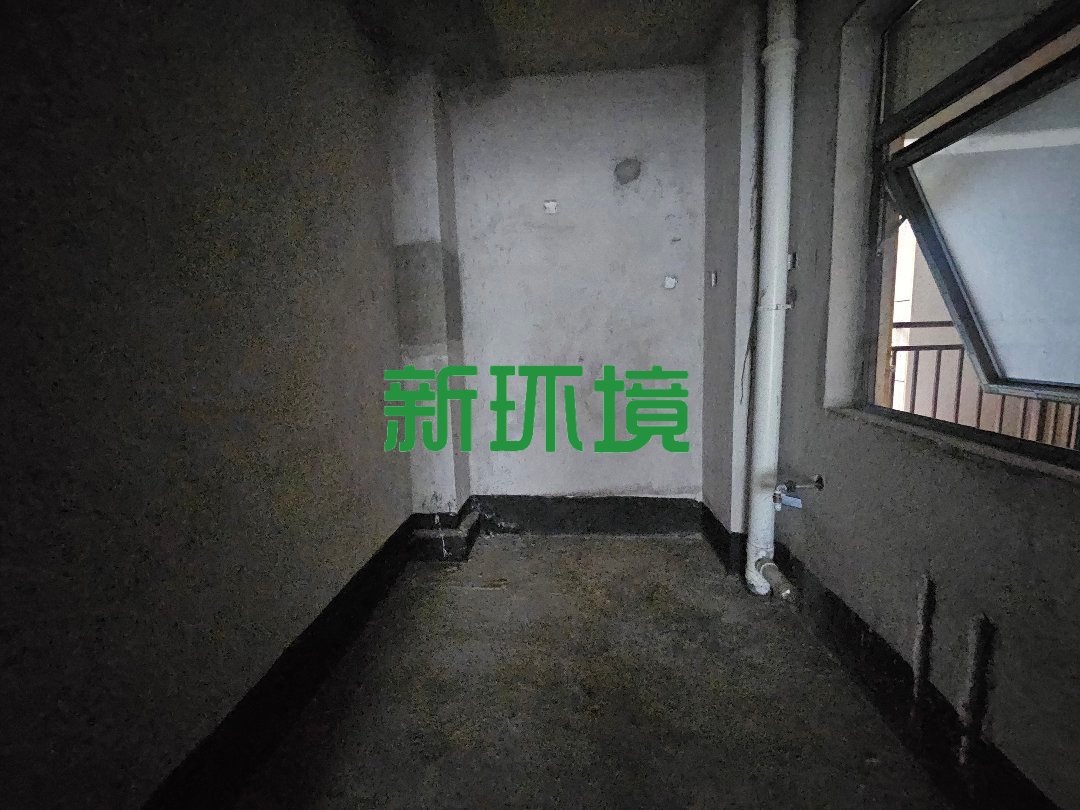 东宸江山里  1室0厅0卫   61.80万客厅