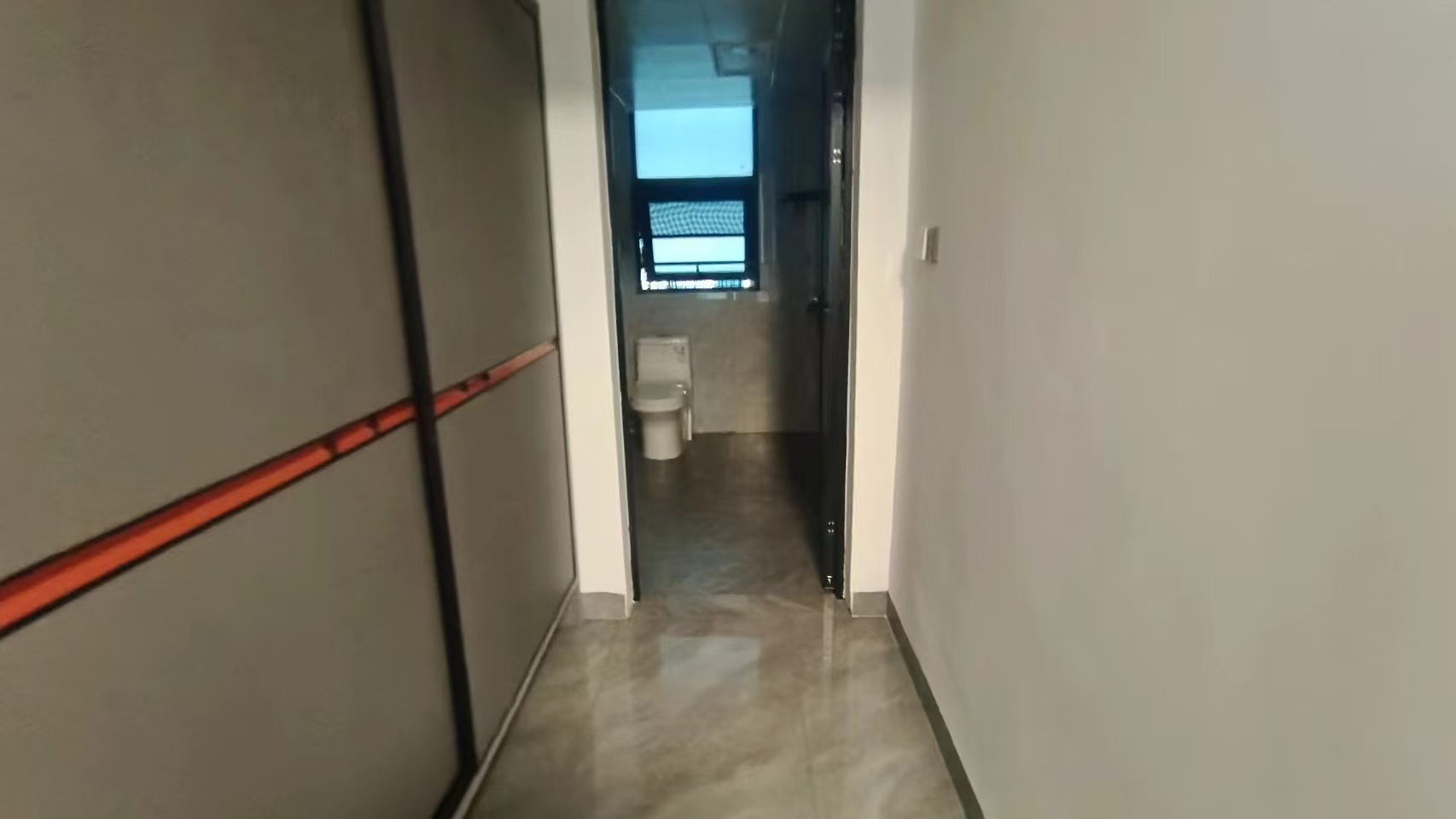 梓湖明珠  3室2厅2卫   2100.00元/月室内图