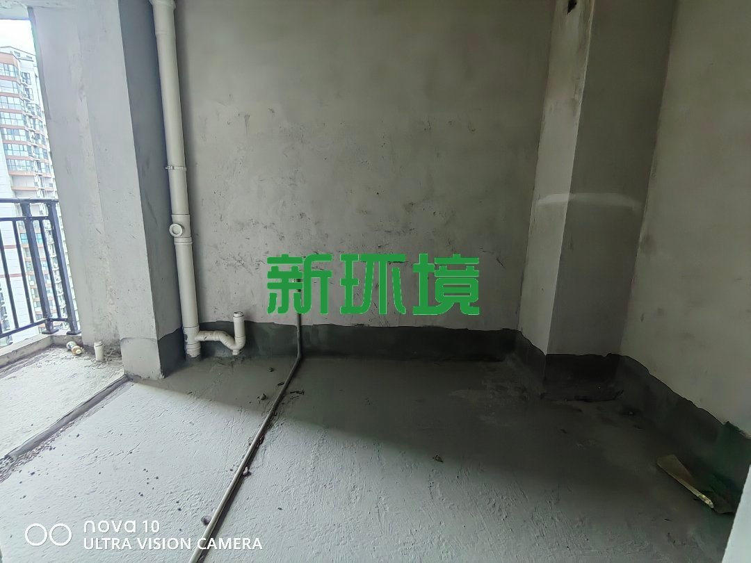靛达广场  4室2厅2卫   82.00万客厅