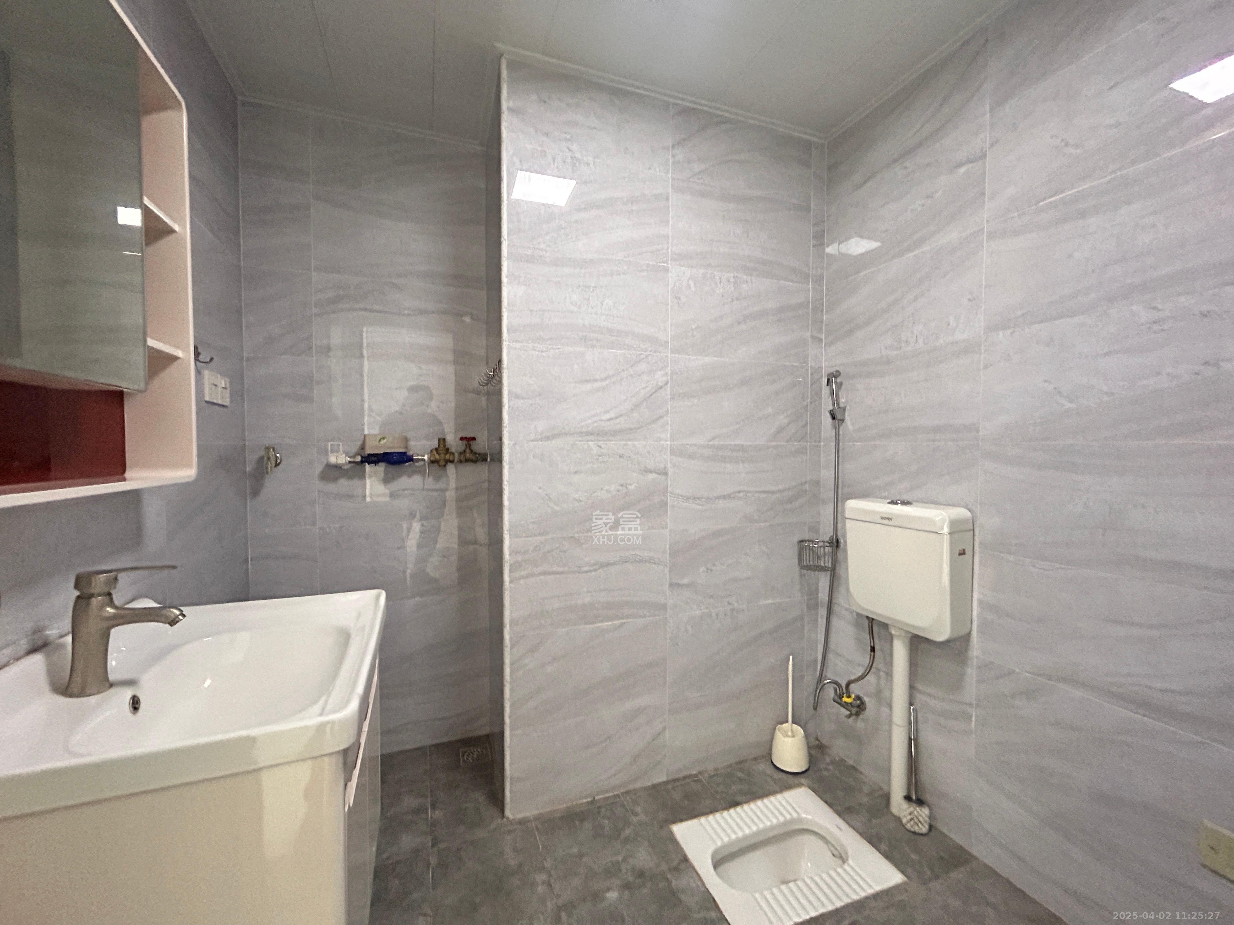 荣悦台  1室1厅1卫    2000.0元/月 荣悦台  1室1厅1卫    2000.0元/月室内图