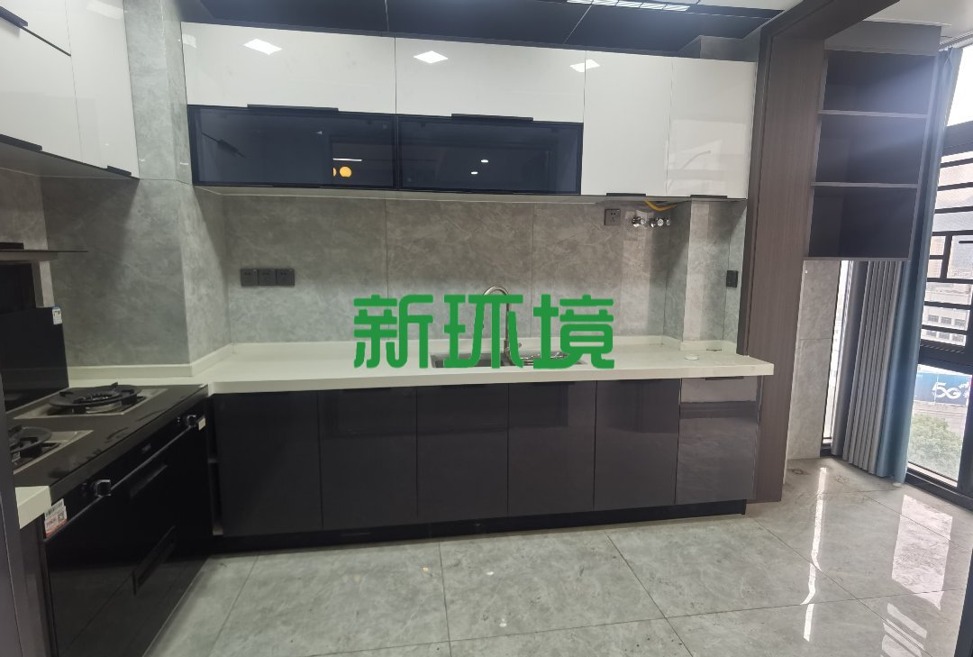 靛达广场  4室2厅2卫   105.00万