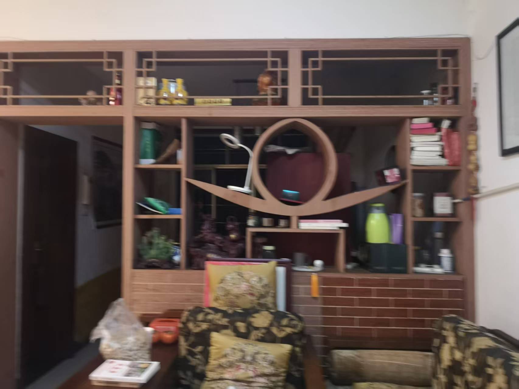 八一安居小区  3室2厅2卫    66.8万 八一安居小区  3室2厅2卫    66.8万客厅