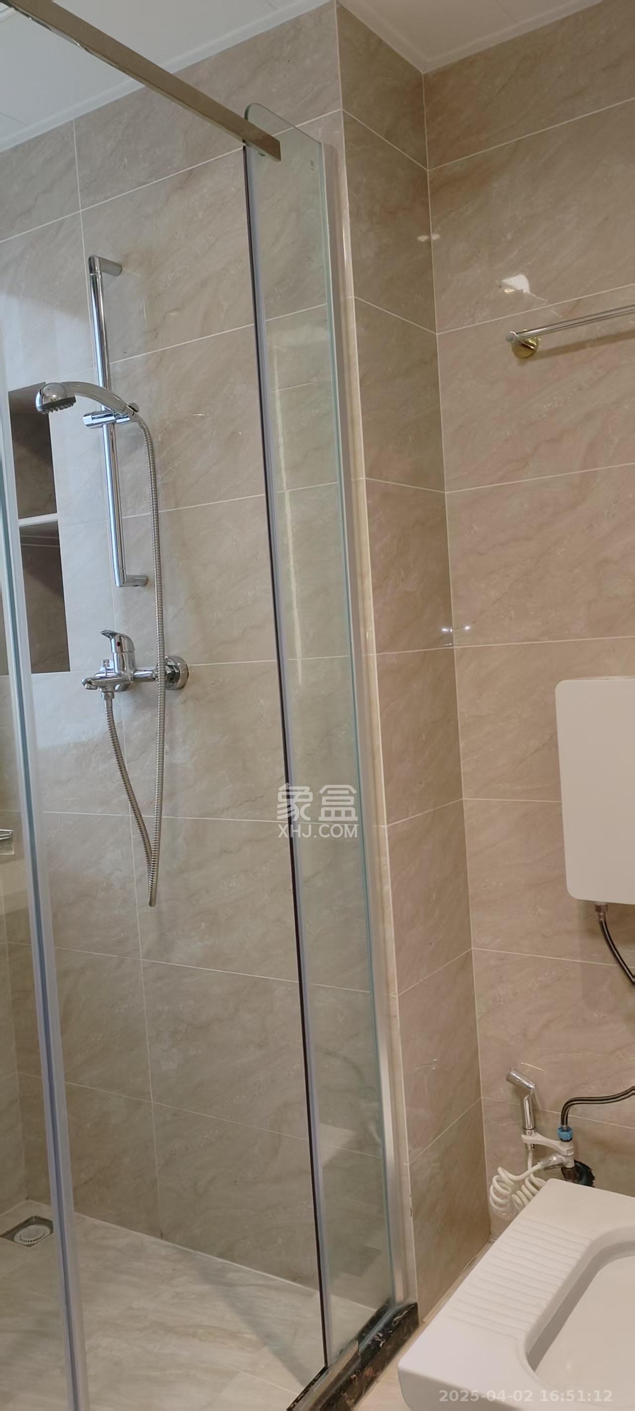 恒大江湾  3室2厅2卫   2800.00元/月室内图