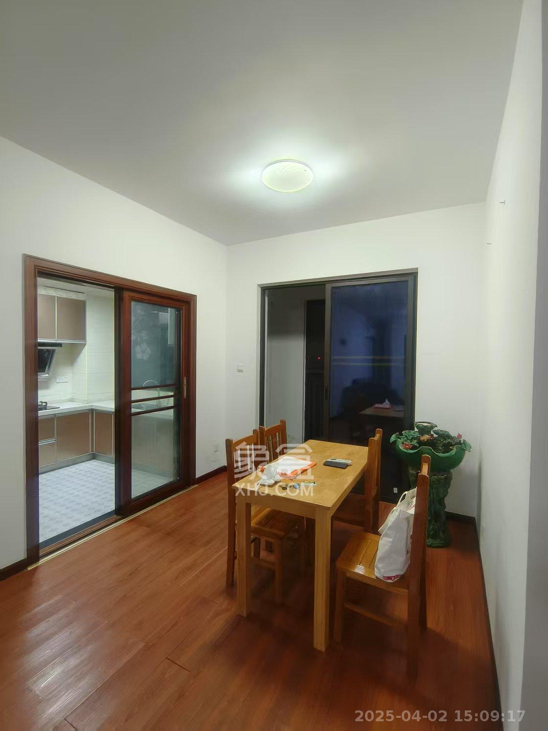 德润小区(丰升德润小区) 3室2厅2卫 2400.0元/月 德润小区(丰升德润小区) 3室2厅2卫 2400.0元/月室内图