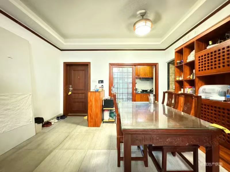 金碧大地豪庭 3室2厅2卫 228.0万 金碧大地豪庭 3室2厅2卫 228.0万客厅