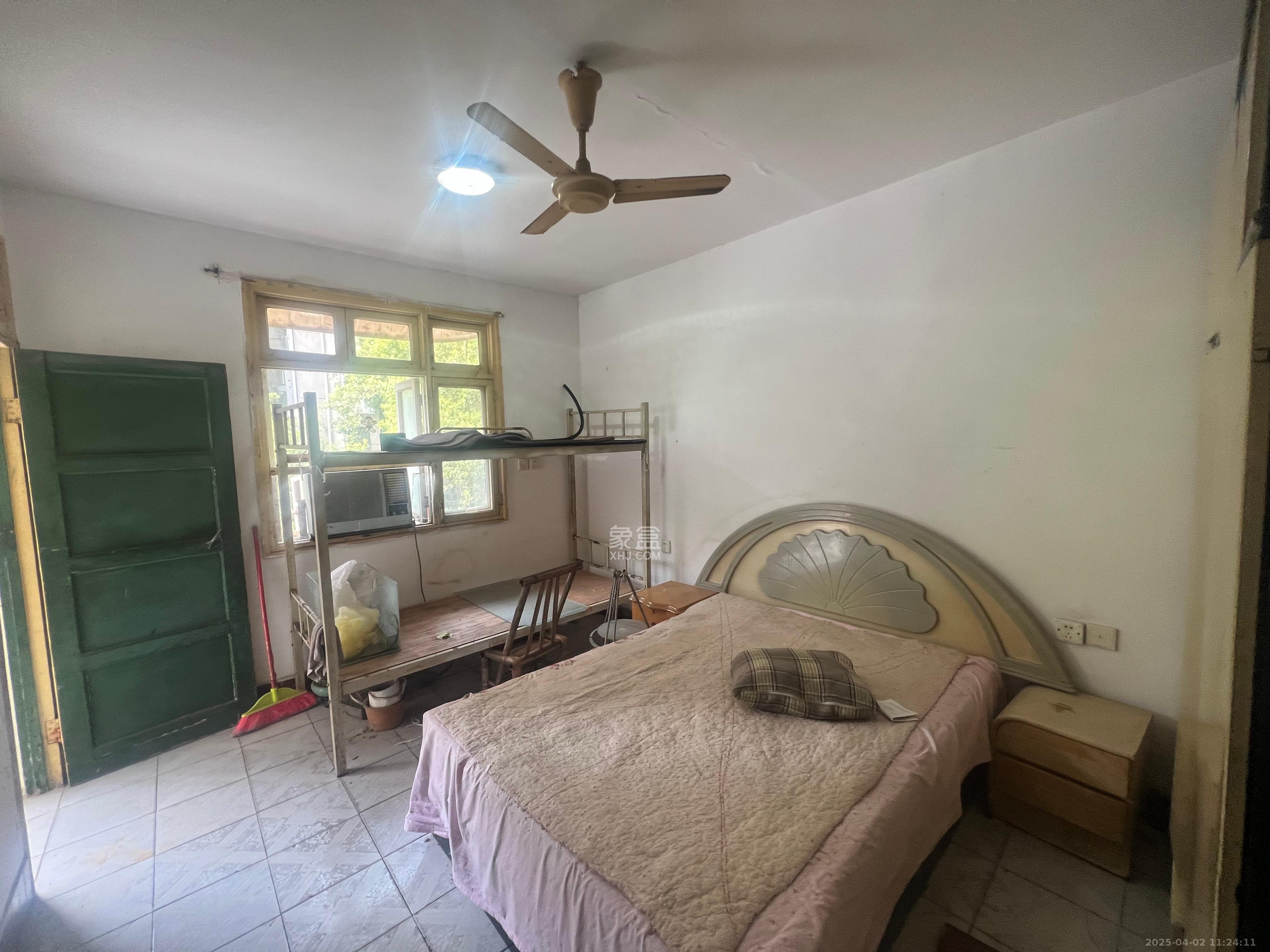 向东南社区 1室1厅1卫 1200.0元/月 向东南社区 1室1厅1卫 1200.0元/月室内图