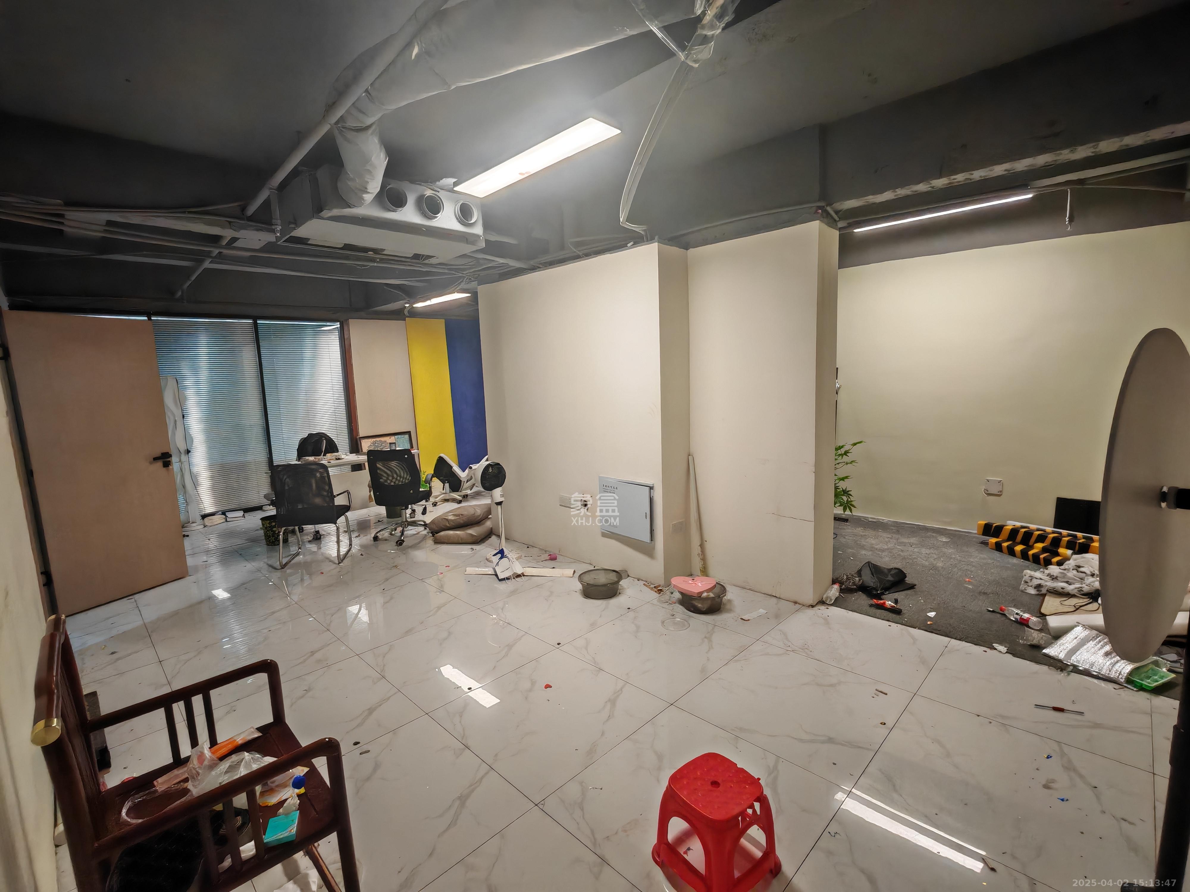 蓝湾国际广场 1室1厅1卫 15800.0元/月 蓝湾国际广场 1室1厅1卫 15800.0元/月室内图