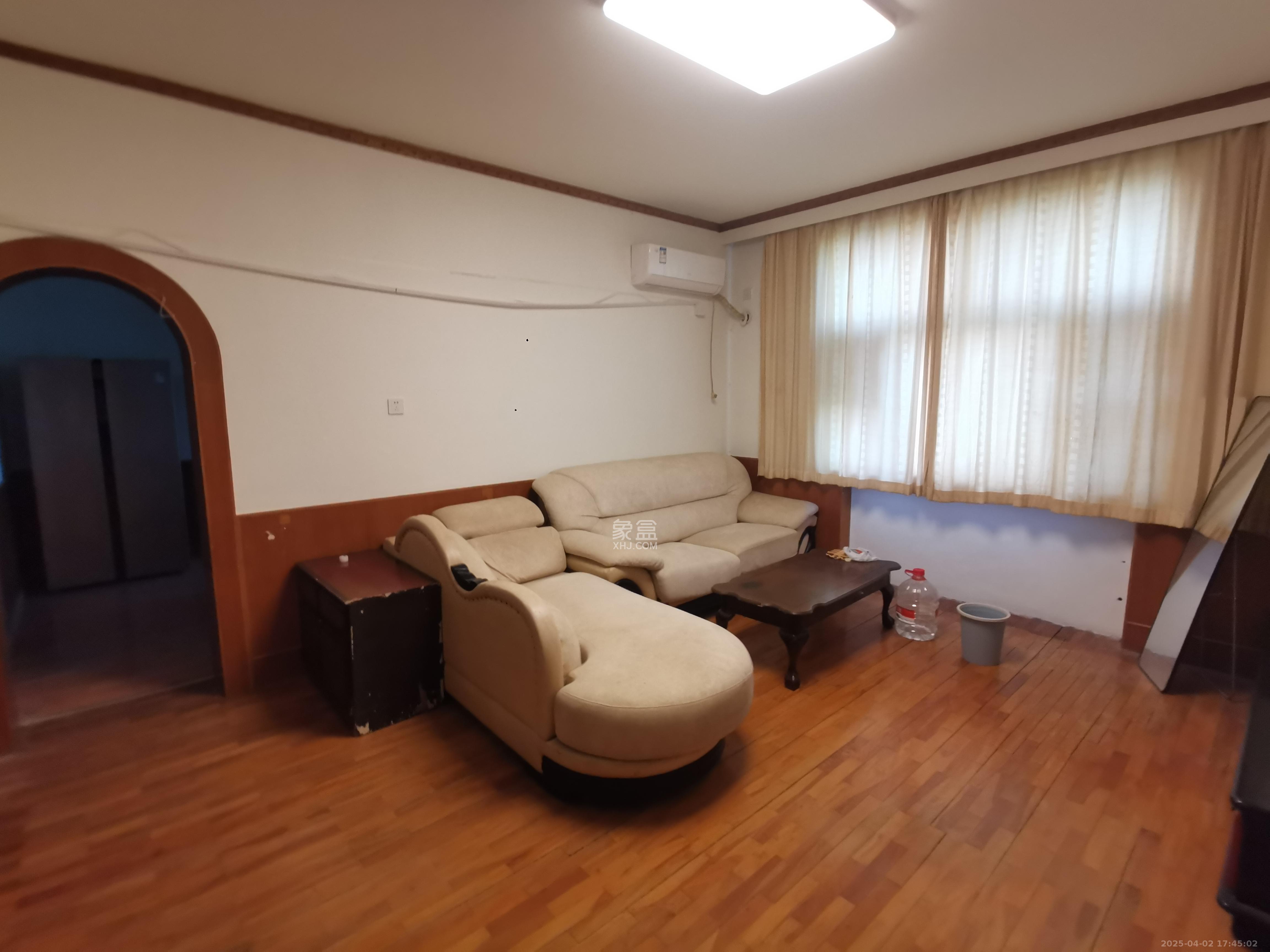 林业厅宿舍  2室2厅1卫   2300.00元/月