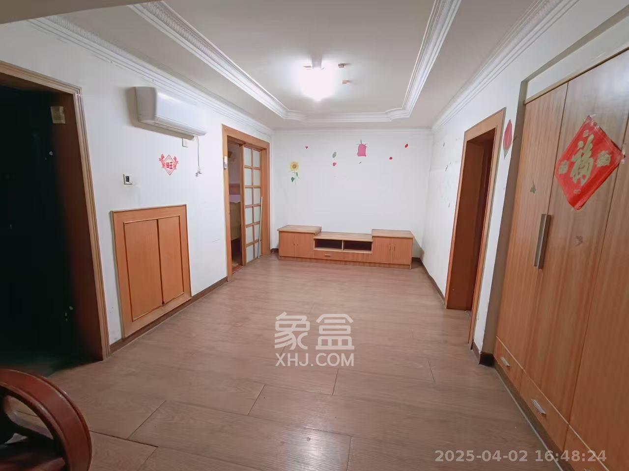 三兴公寓(三兴小区) 2室1厅1卫 1800.0元/月 三兴公寓(三兴小区) 2室1厅1卫 1800.0元/月室内图