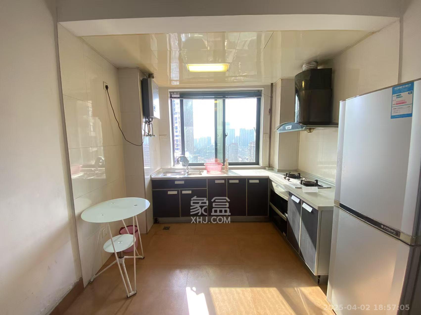 芙蓉蓉苑 1室1厅1卫 2000.0元/月 芙蓉蓉苑 1室1厅1卫 2000.0元/月室内图