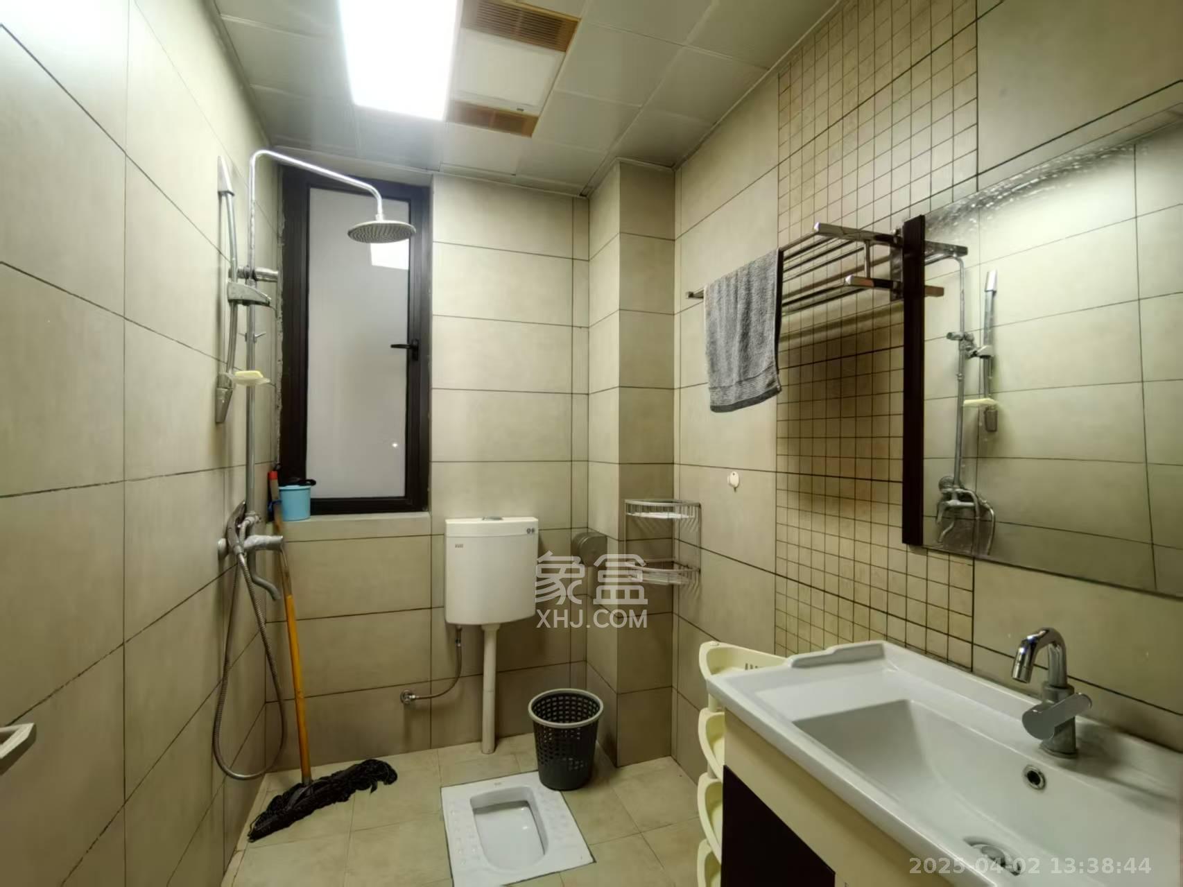 保利麓谷林语E区  3室2厅2卫   2600.00元/月室内图