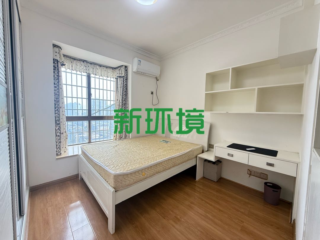 南岸晶都  3室2厅2卫   72.80万客厅